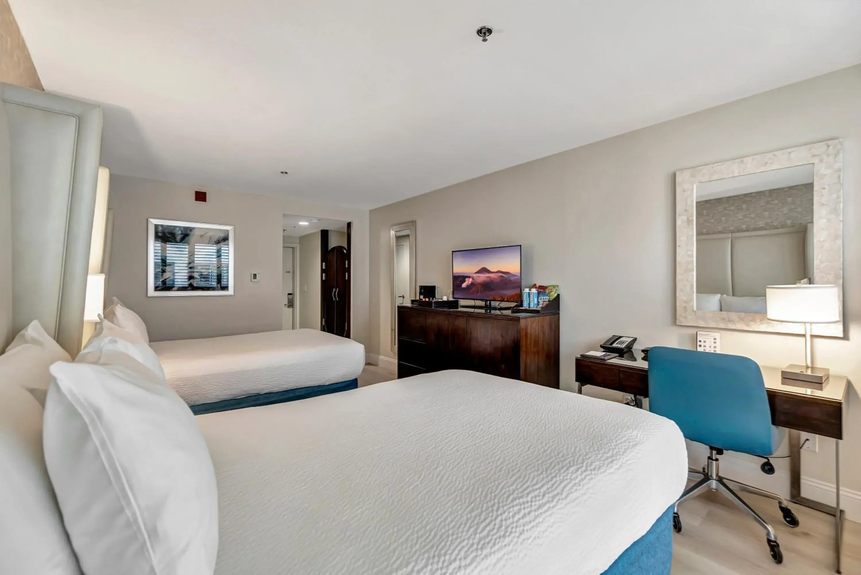 Bedroom, Bed in Ocean View Hotel Bedroom, Bed in Ocean View Hotel