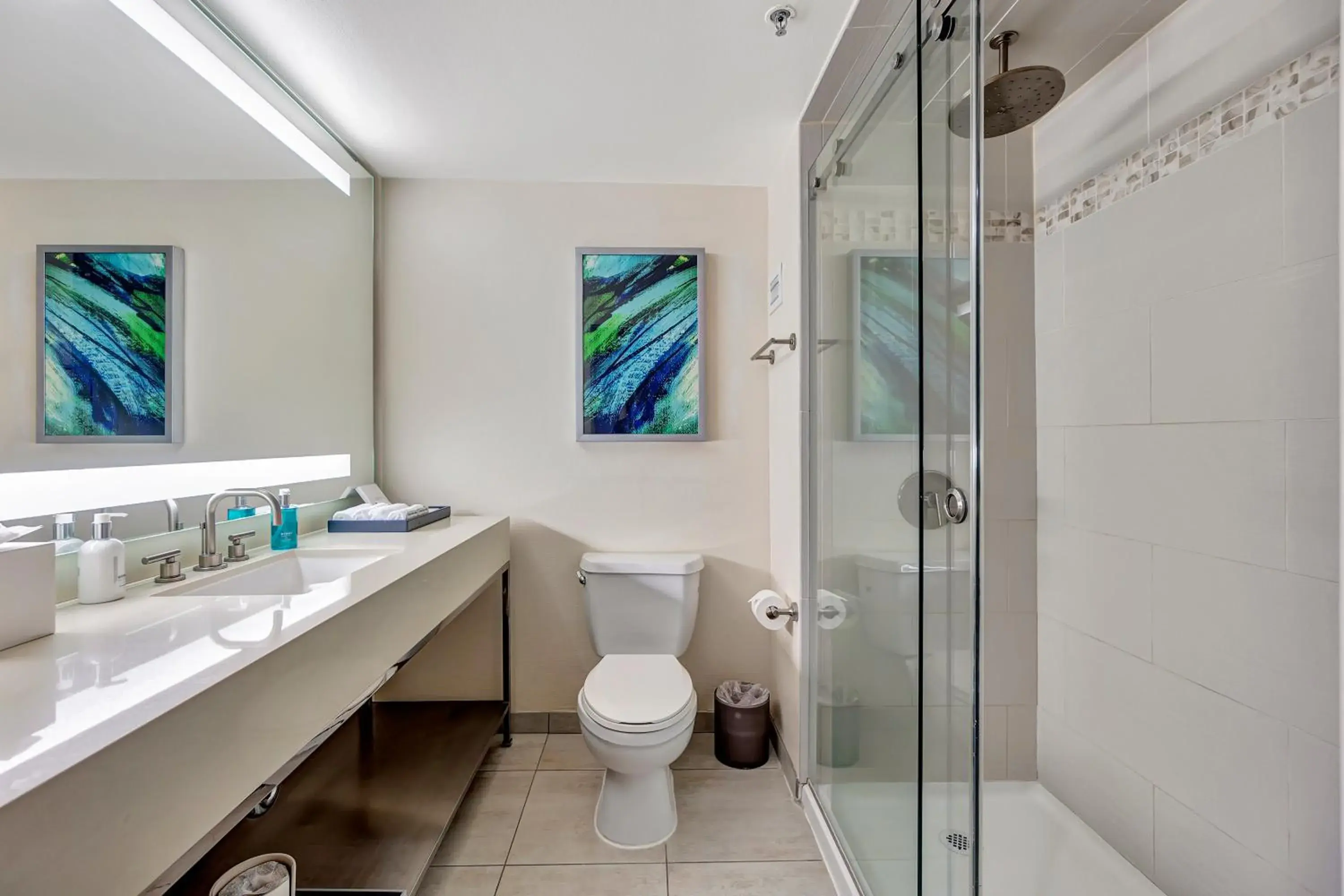 Shower in Ocean View Hotel Shower in Ocean View Hotel