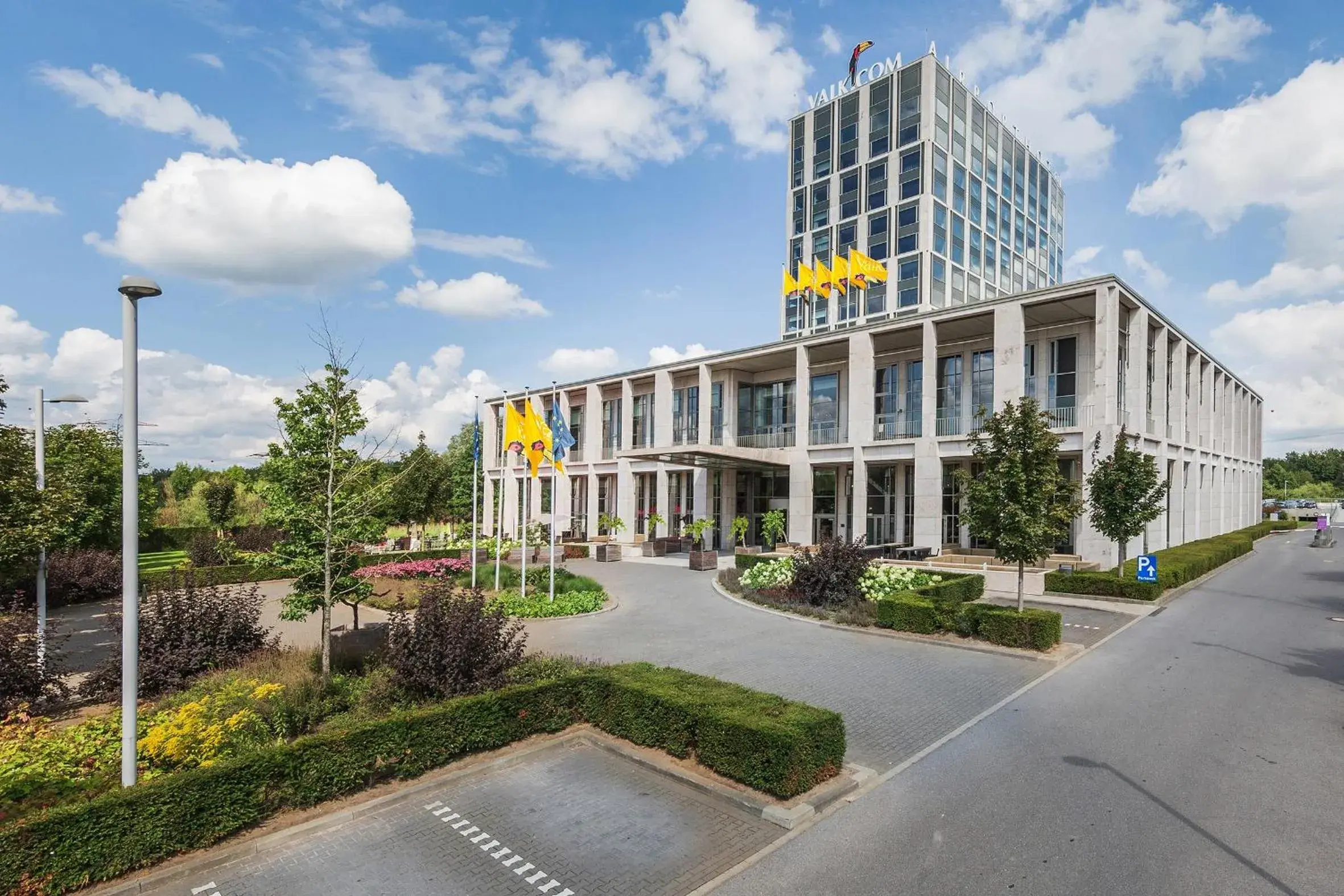 Property building in Van der Valk Hotel Düsseldorf Property building in Van der Valk Hotel Düsseldorf