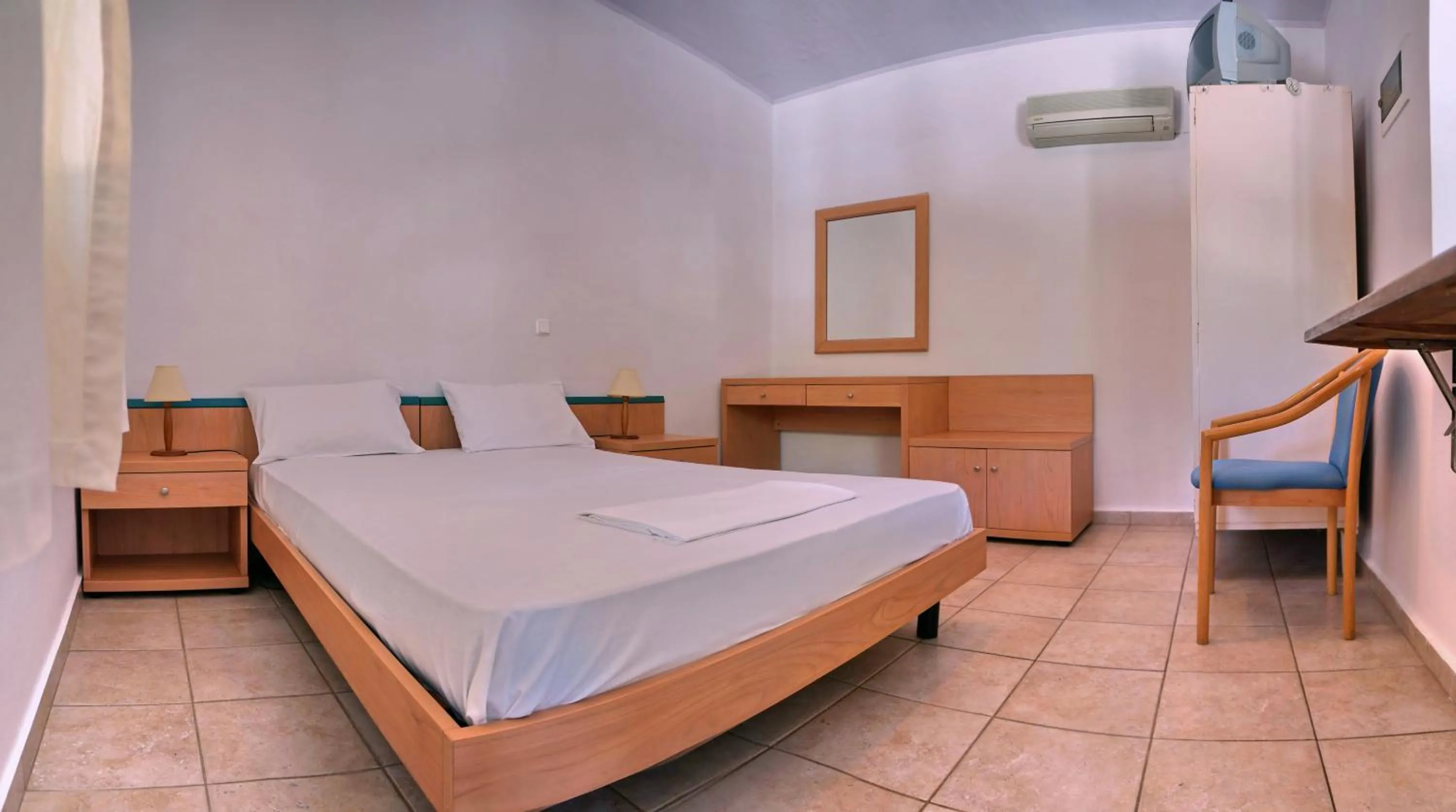 Photo of the whole room, Bed in Pefka Rooms