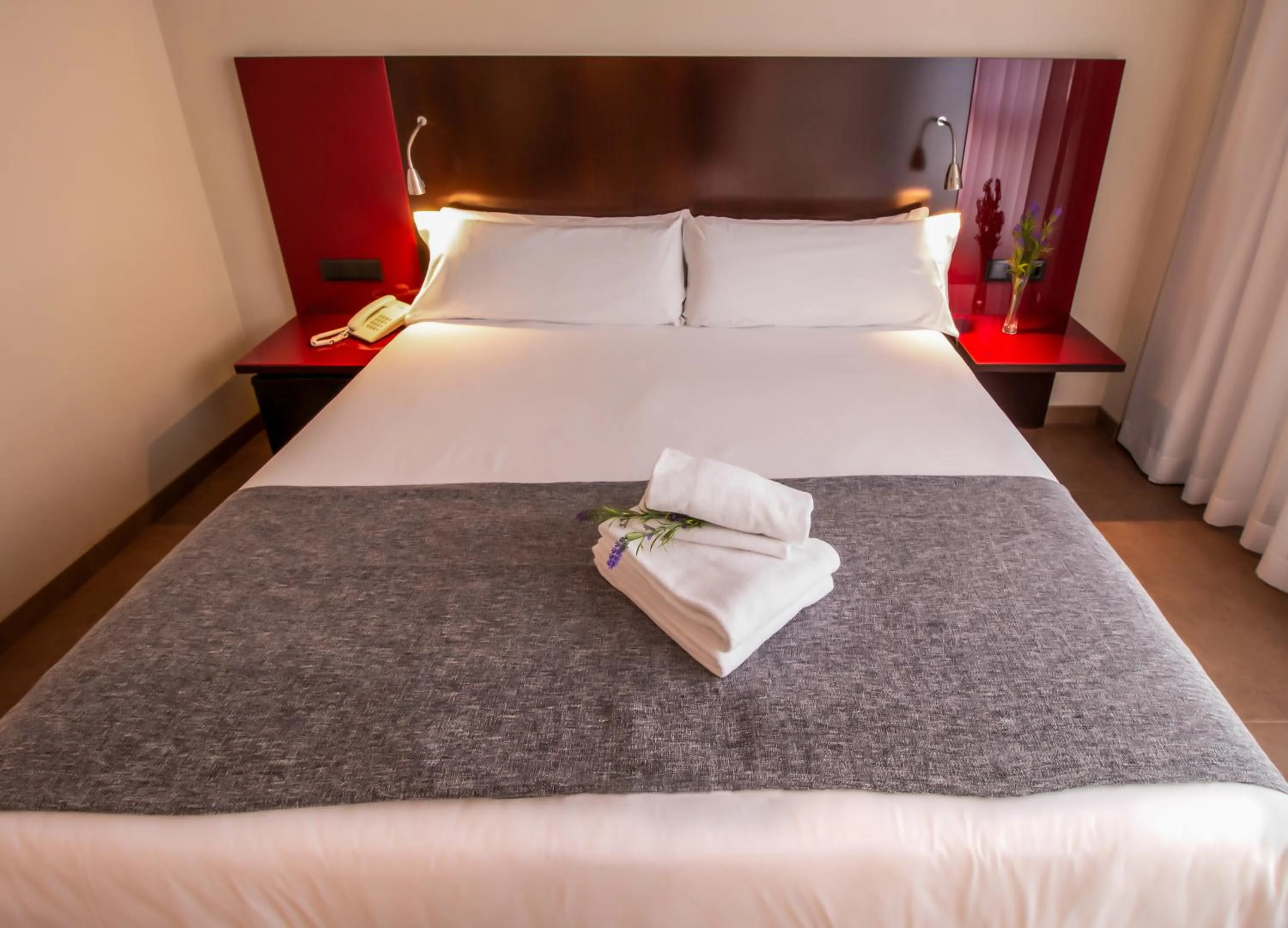 Decorative detail, Bed in SM Hotel Teatre Auditori