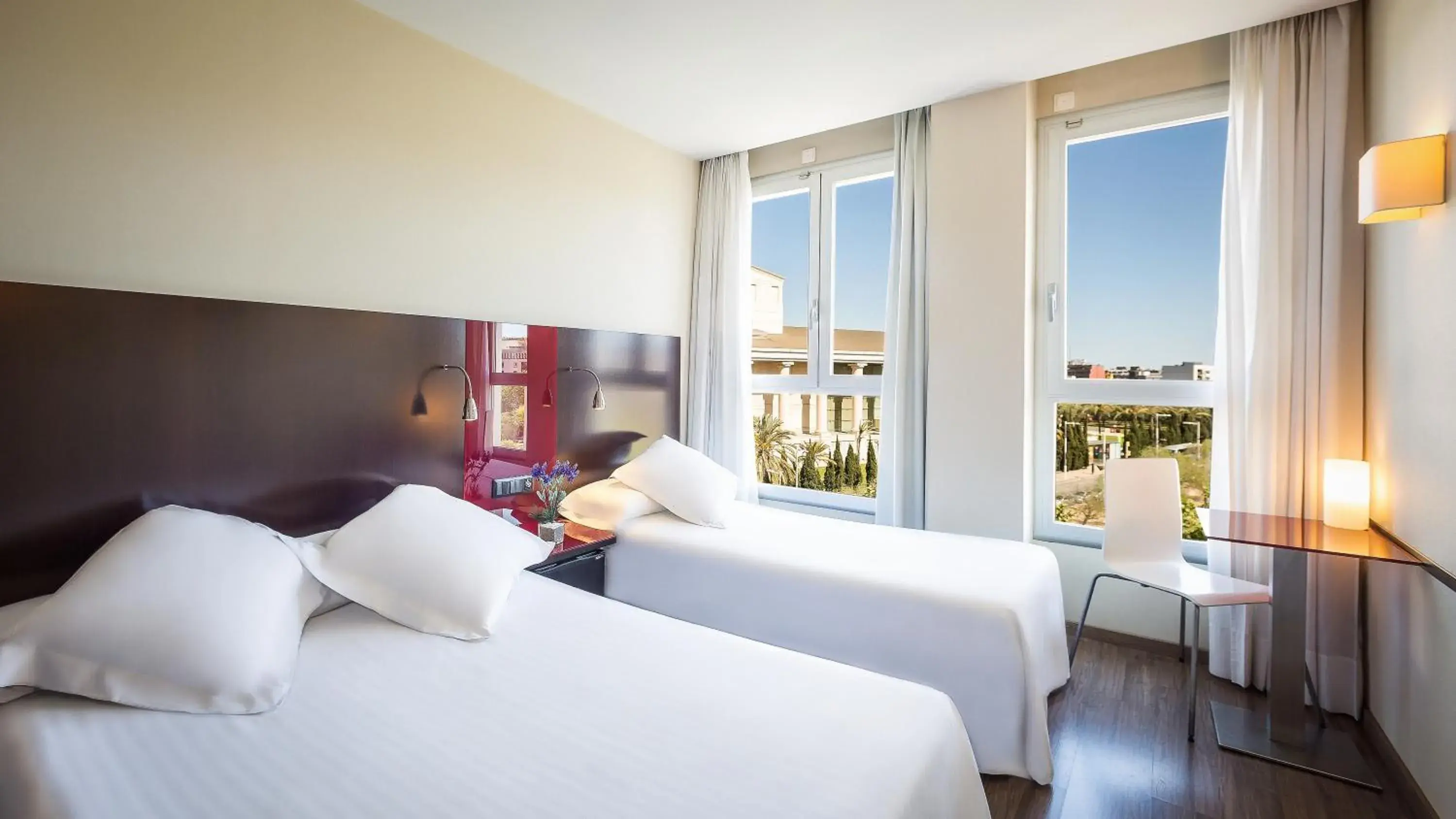 Photo of the whole room, Bed in SM Hotel Teatre Auditori Photo of the whole room, Bed in SM Hotel Teatre Auditori