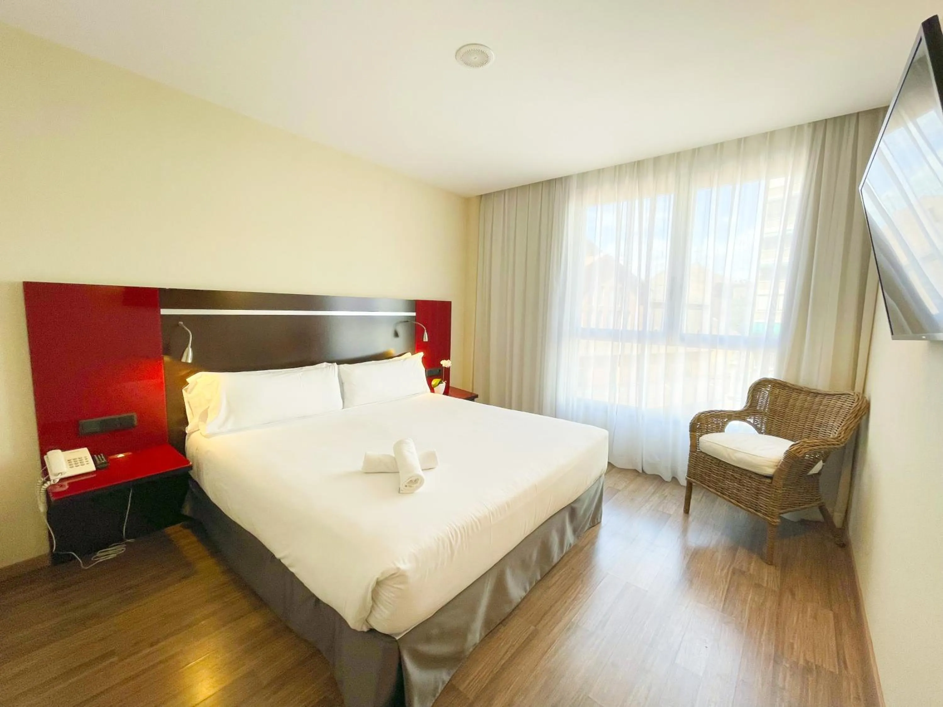 Bedroom, Bed in SM Hotel Teatre Auditori