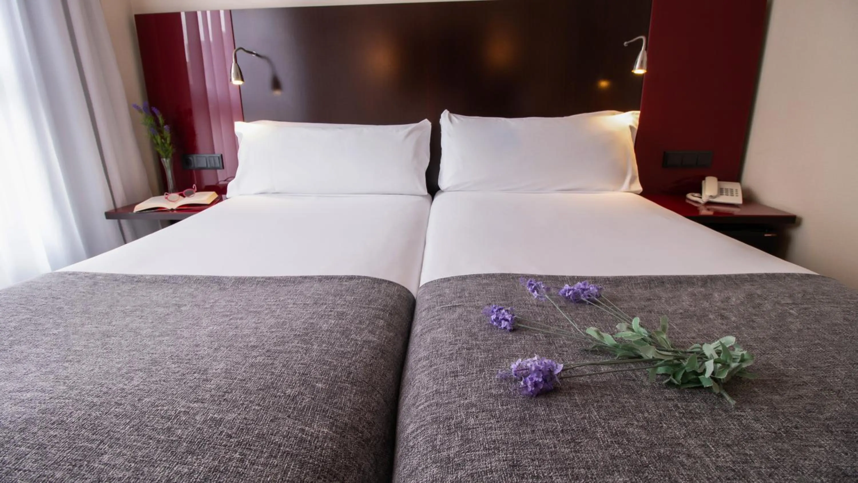 Decorative detail, Bed in SM Hotel Teatre Auditori