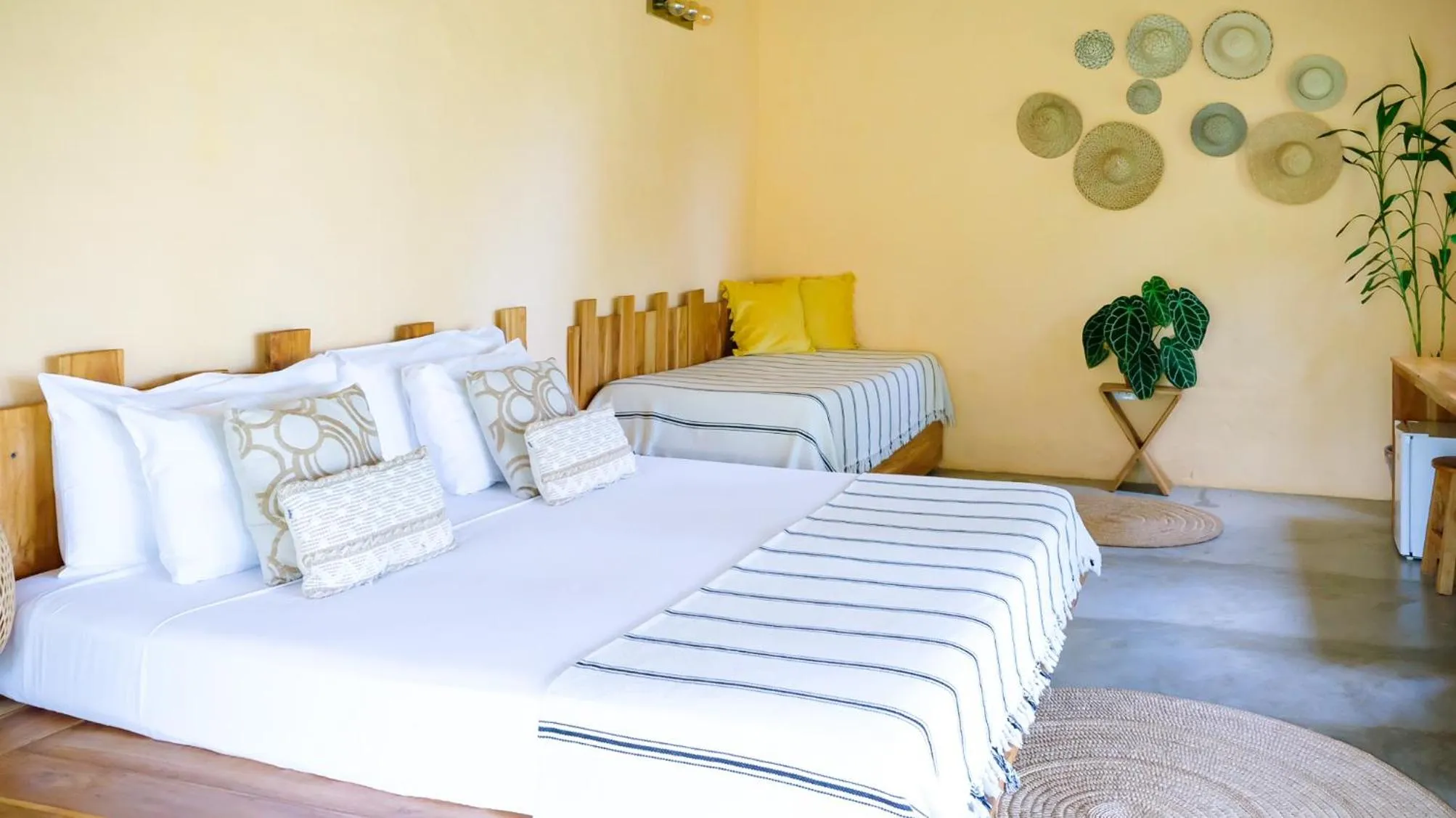 Bedroom, Bed in Villa Coco