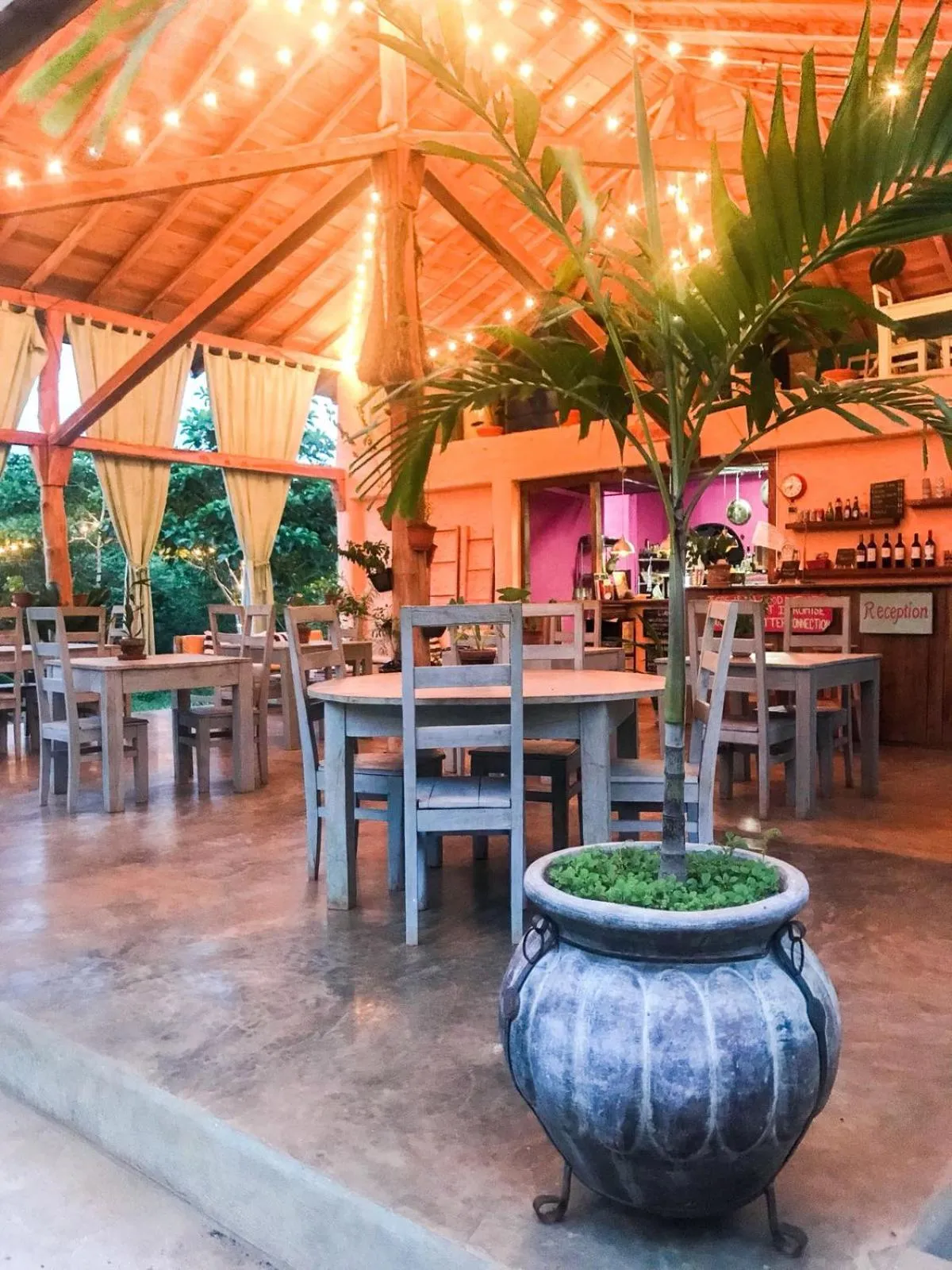 Restaurant/places to eat in Villa Coco