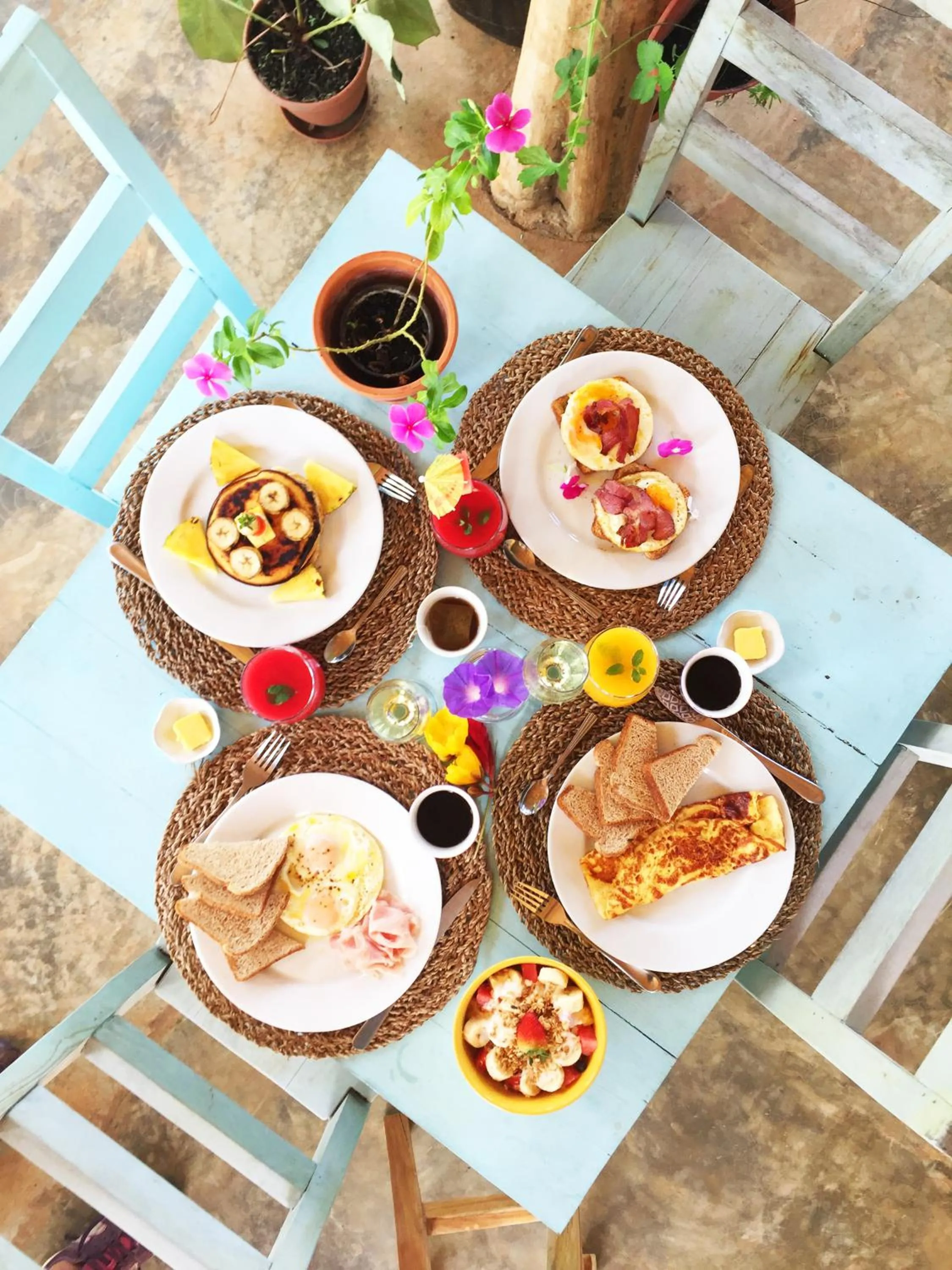 Breakfast in Villa Coco