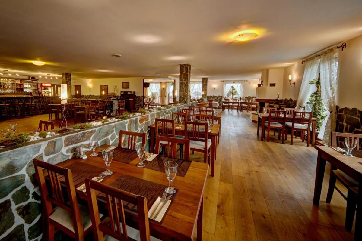 Restaurant/places to eat in Motel U Krbu