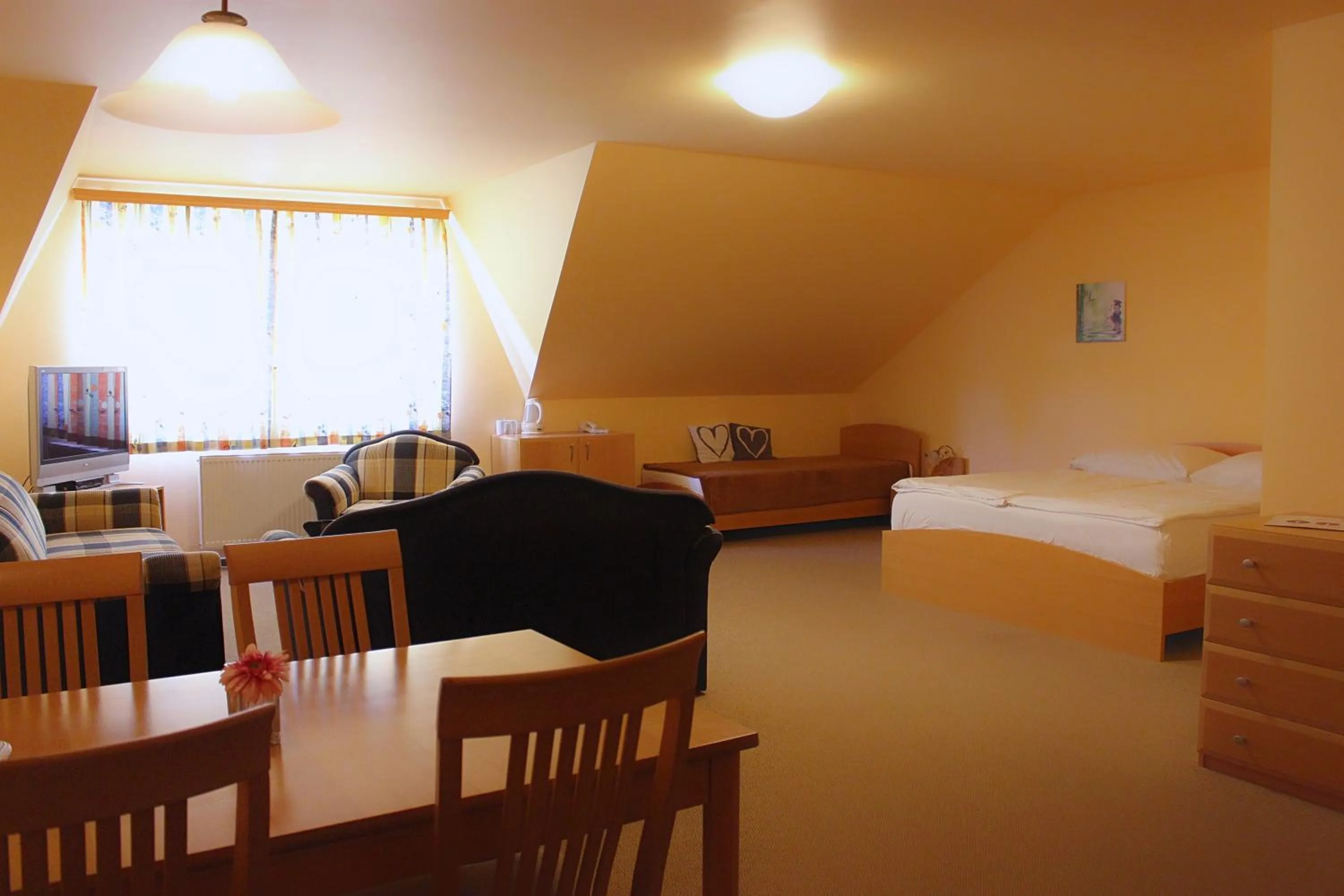 Coffee/tea facilities, Bed in Motel U Krbu