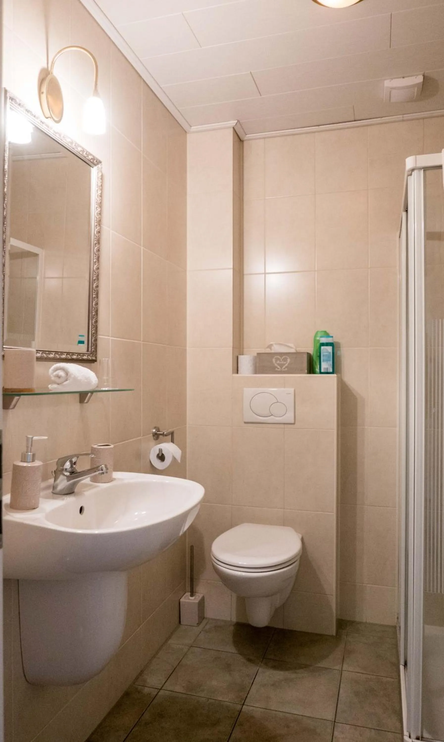 Bathroom in Hotel Groote Engel