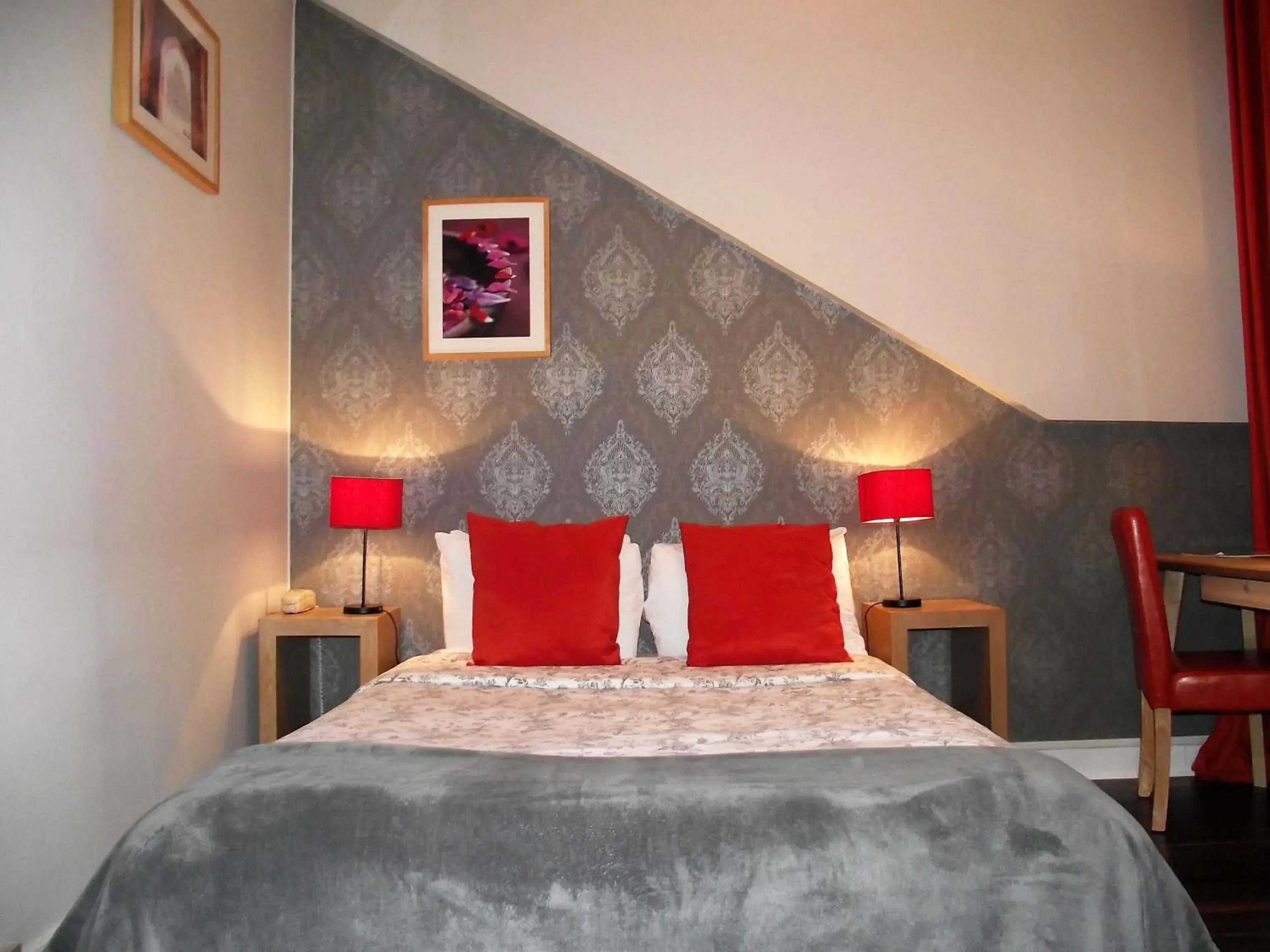 Single Room in Hotel Mondial Single Room in Hotel Mondial