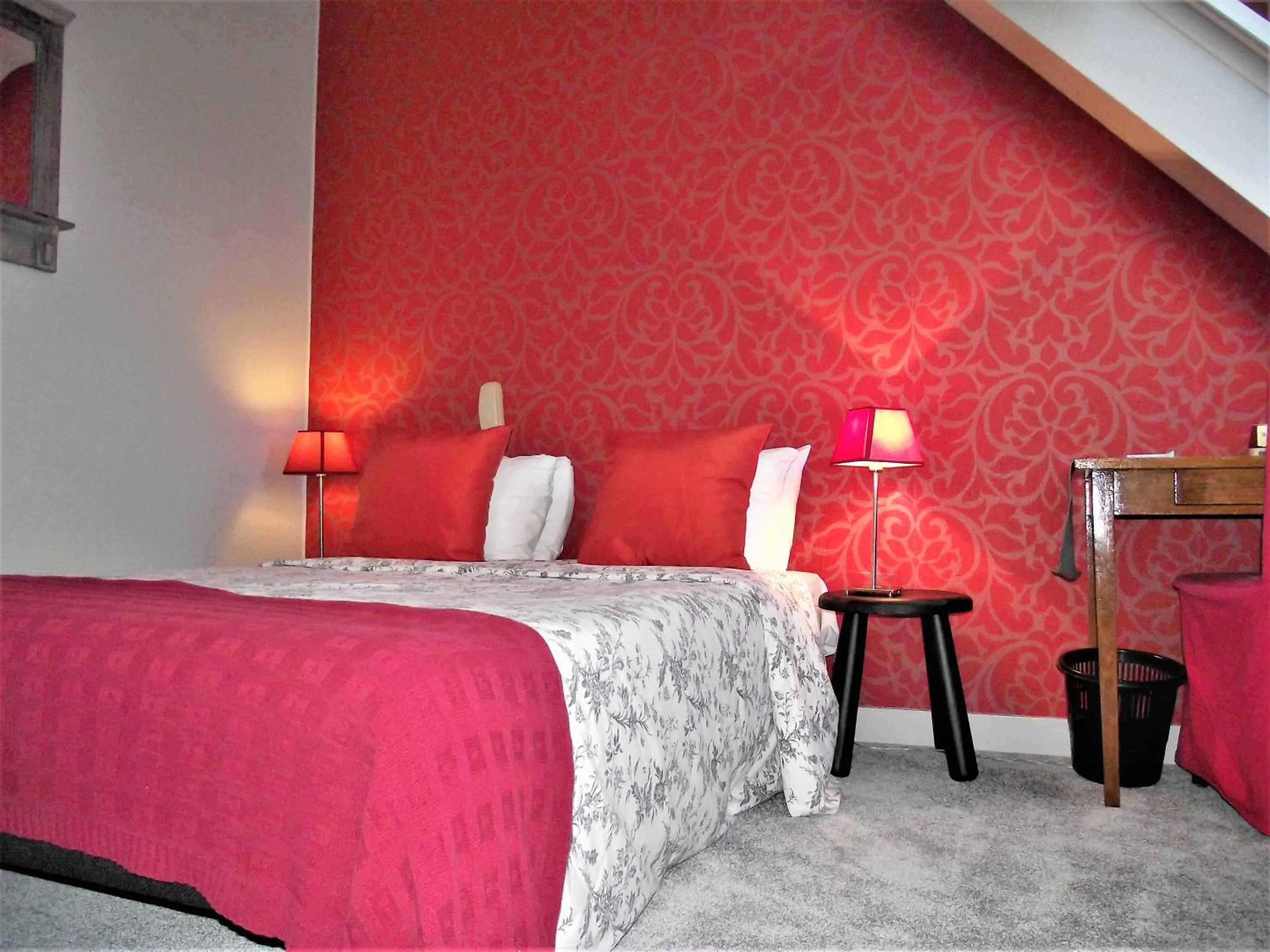 Bed in Hotel Mondial