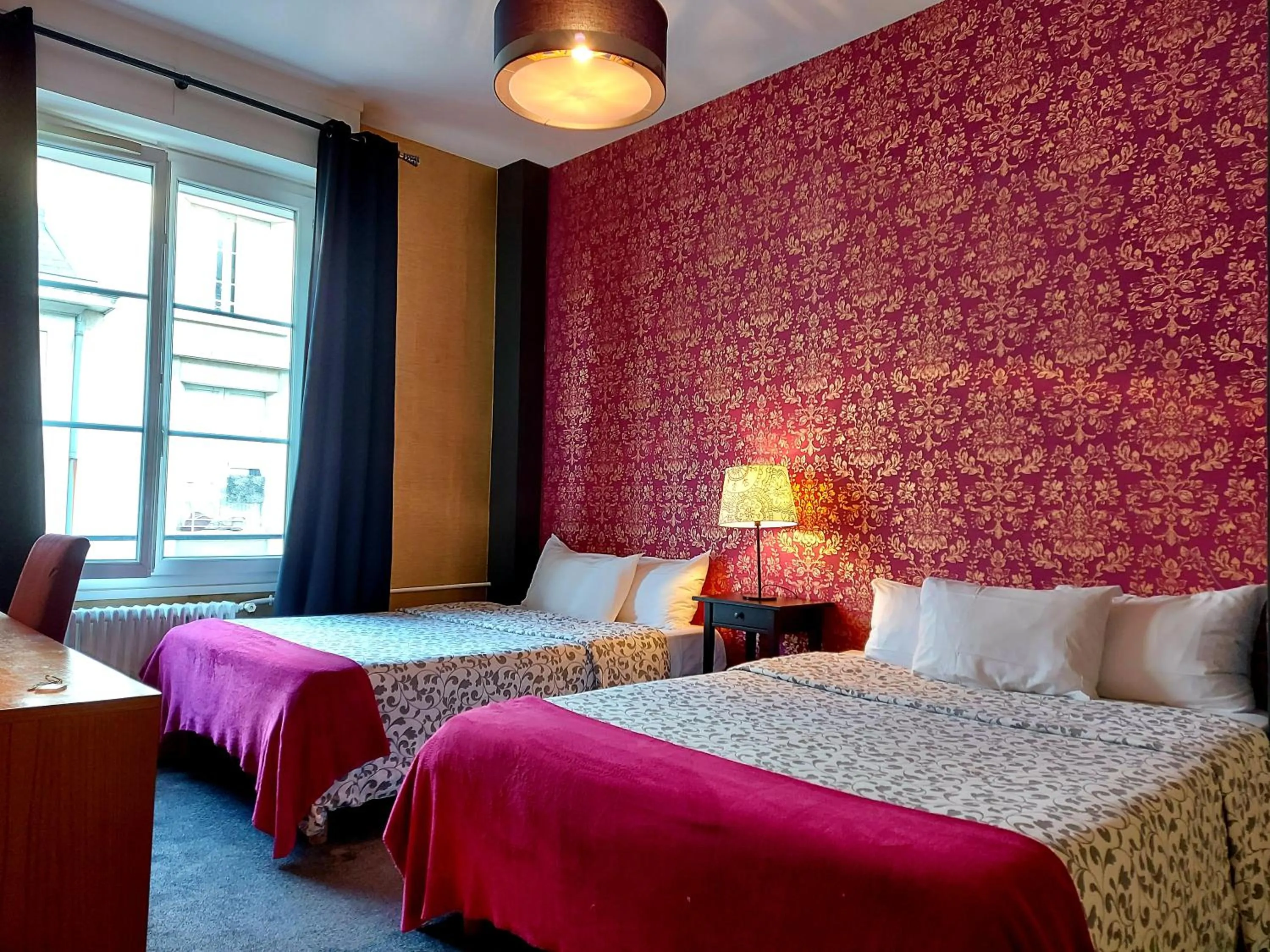 Bed in Hotel Mondial