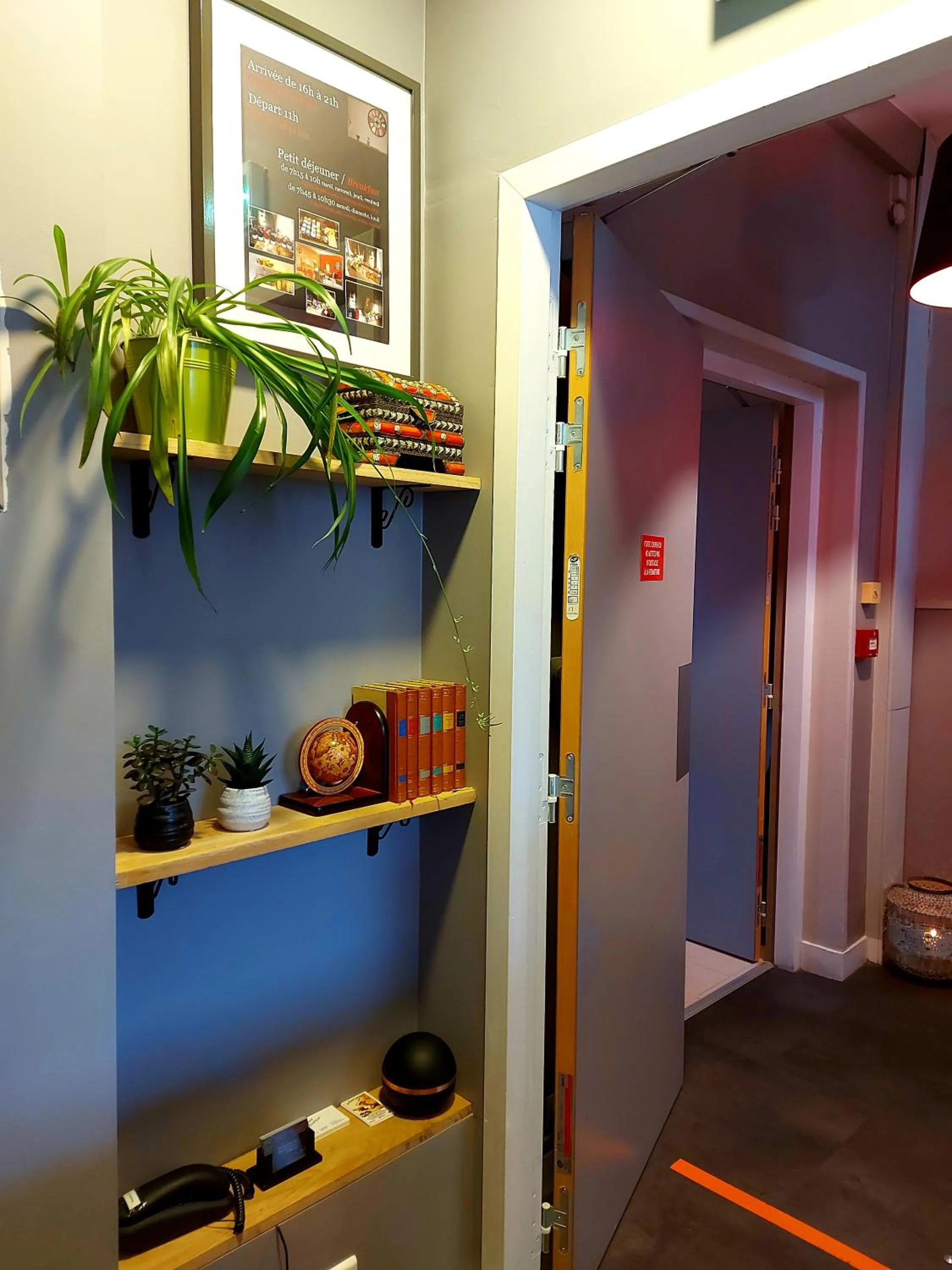 Lobby or reception in Hotel Mondial