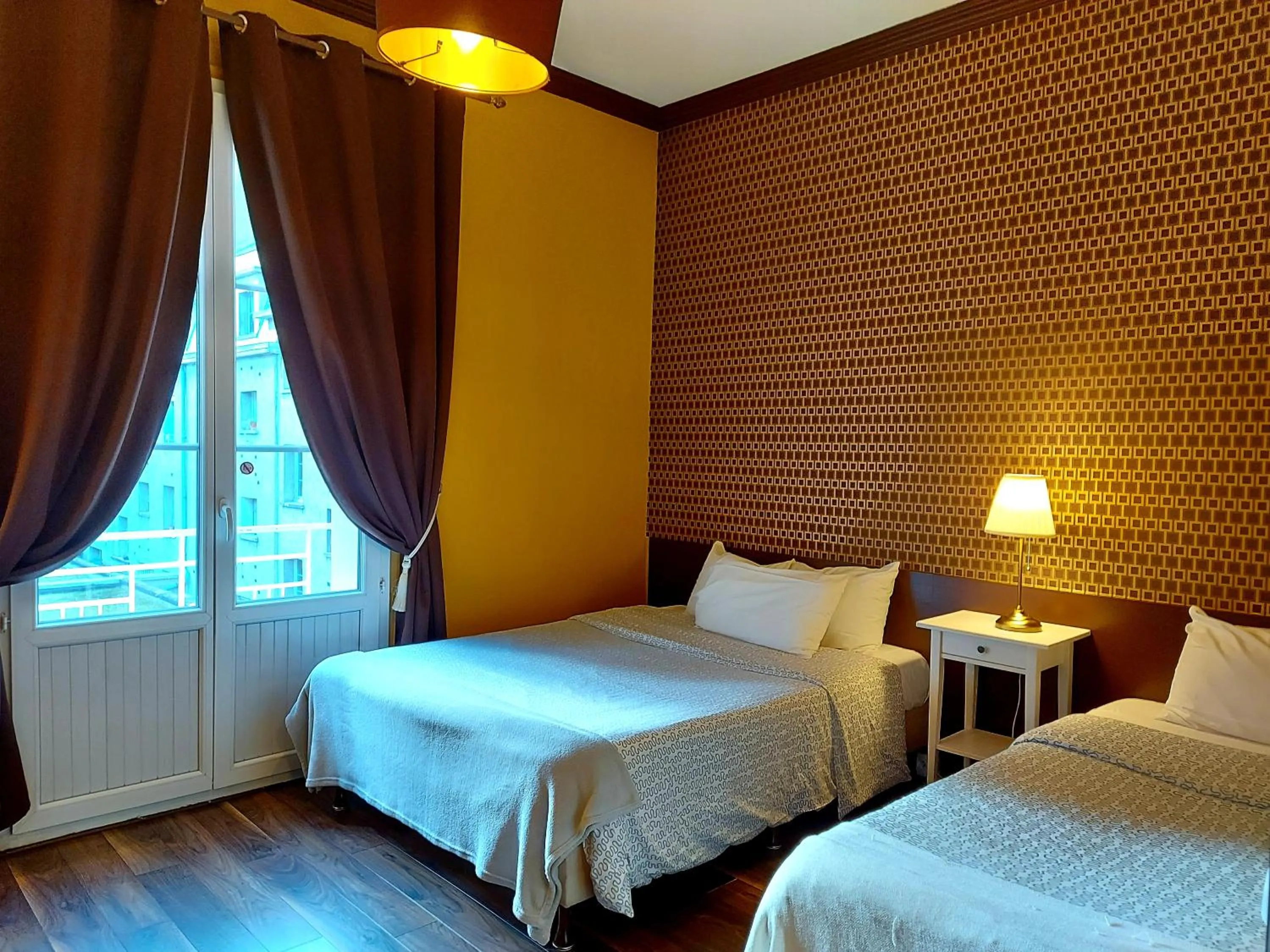 Photo of the whole room, Bed in Hotel Mondial