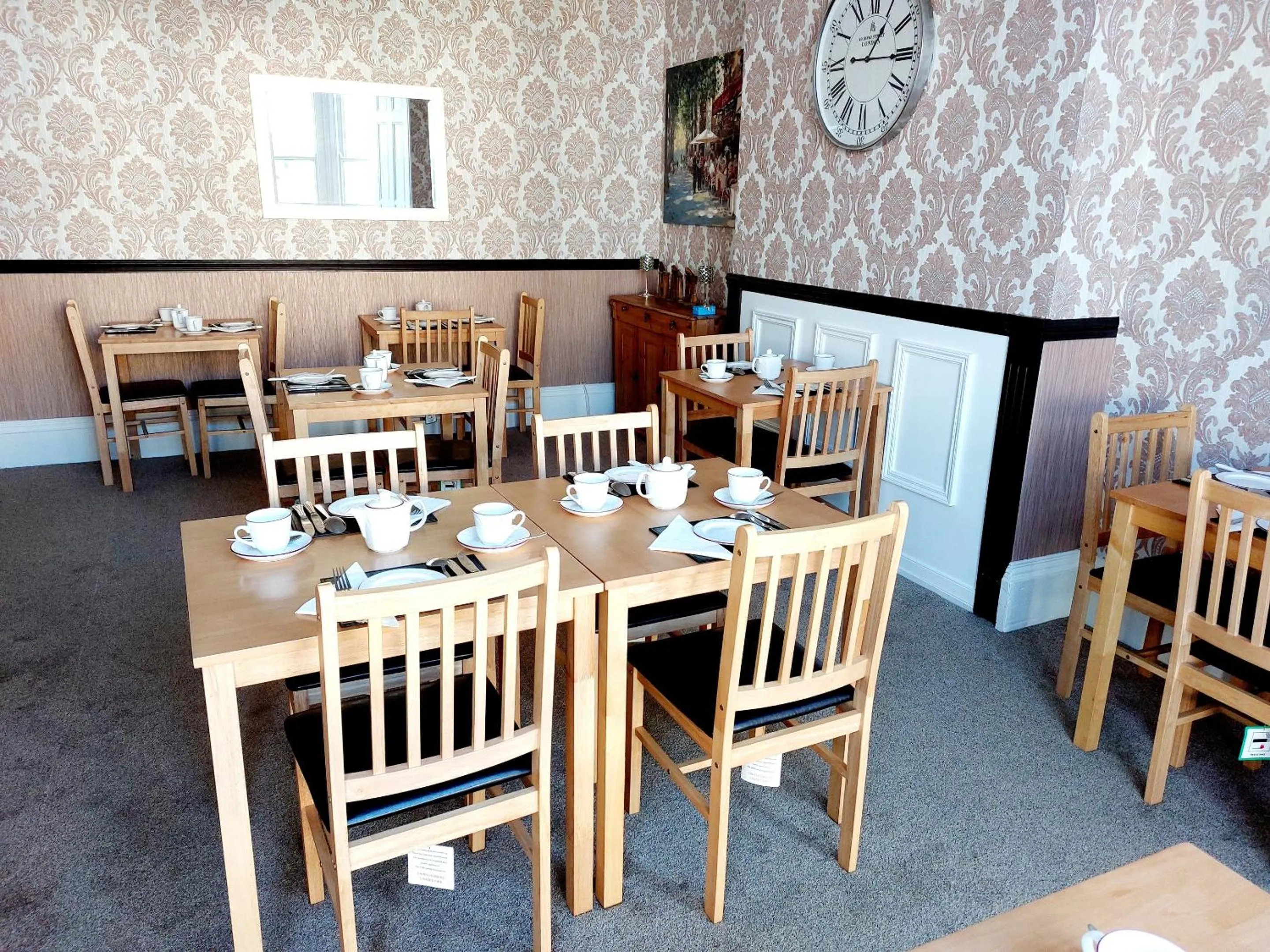 Restaurant/places to eat in The Patricia