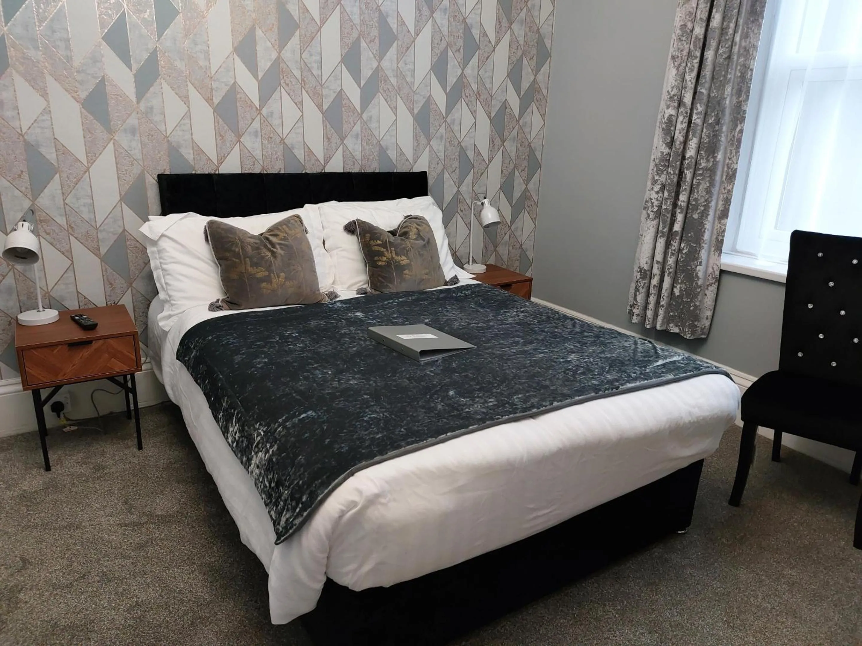 Bedroom, Bed in The Patricia