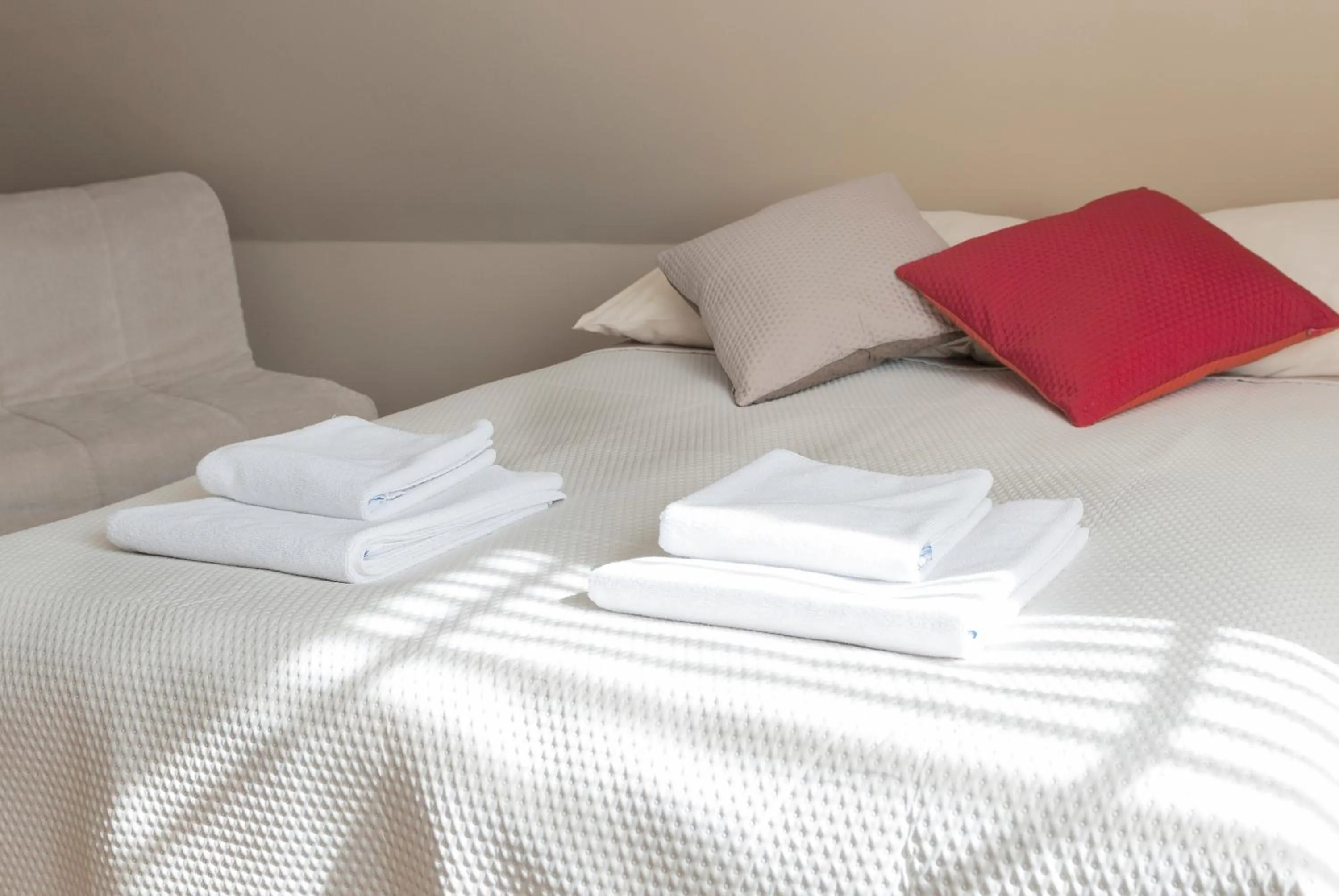 Photo of the whole room, Bed in Villa Stratus