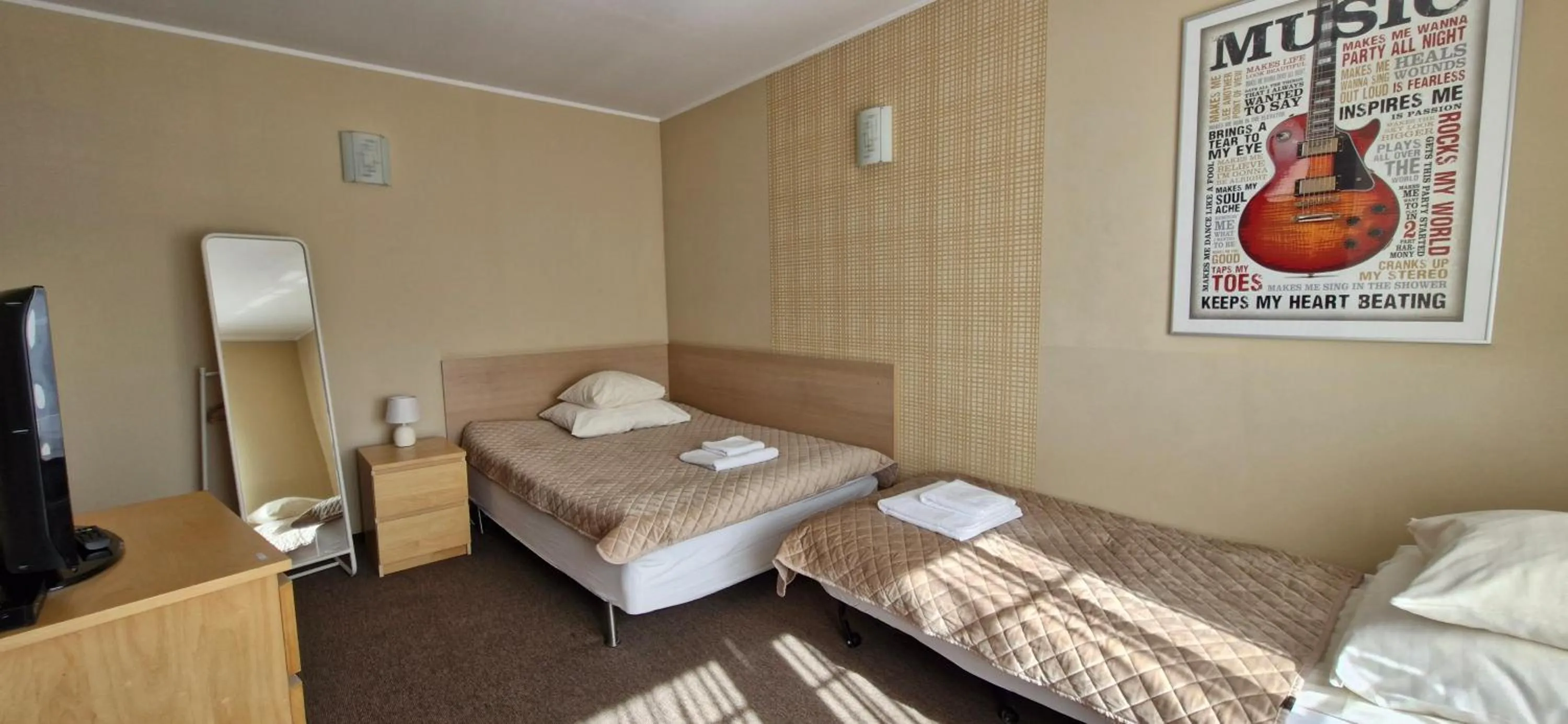 Photo of the whole room, Bed in Villa Stratus