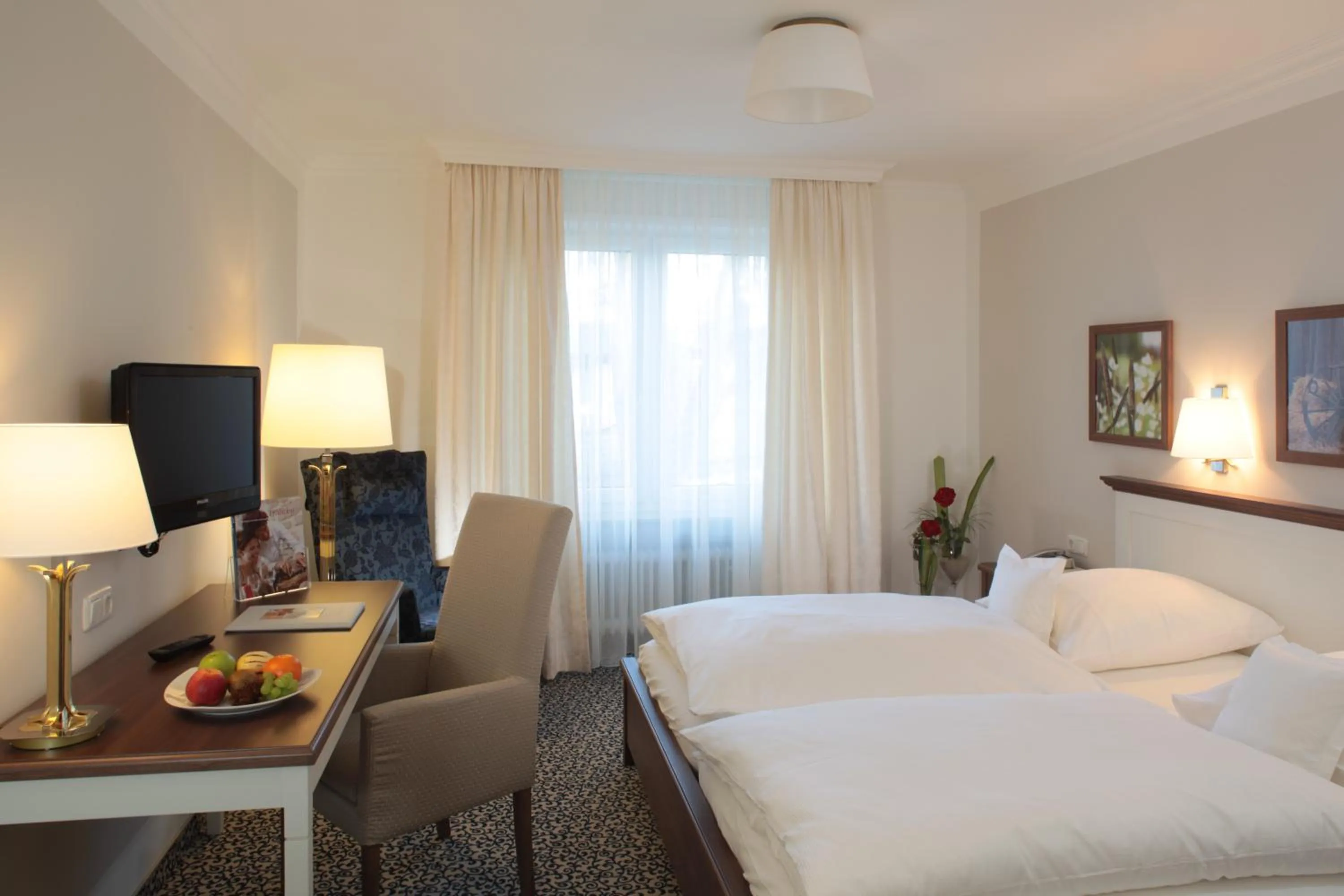 Photo of the whole room, Bed in Hotel Sellhorn, Ringhotel Hanstedt