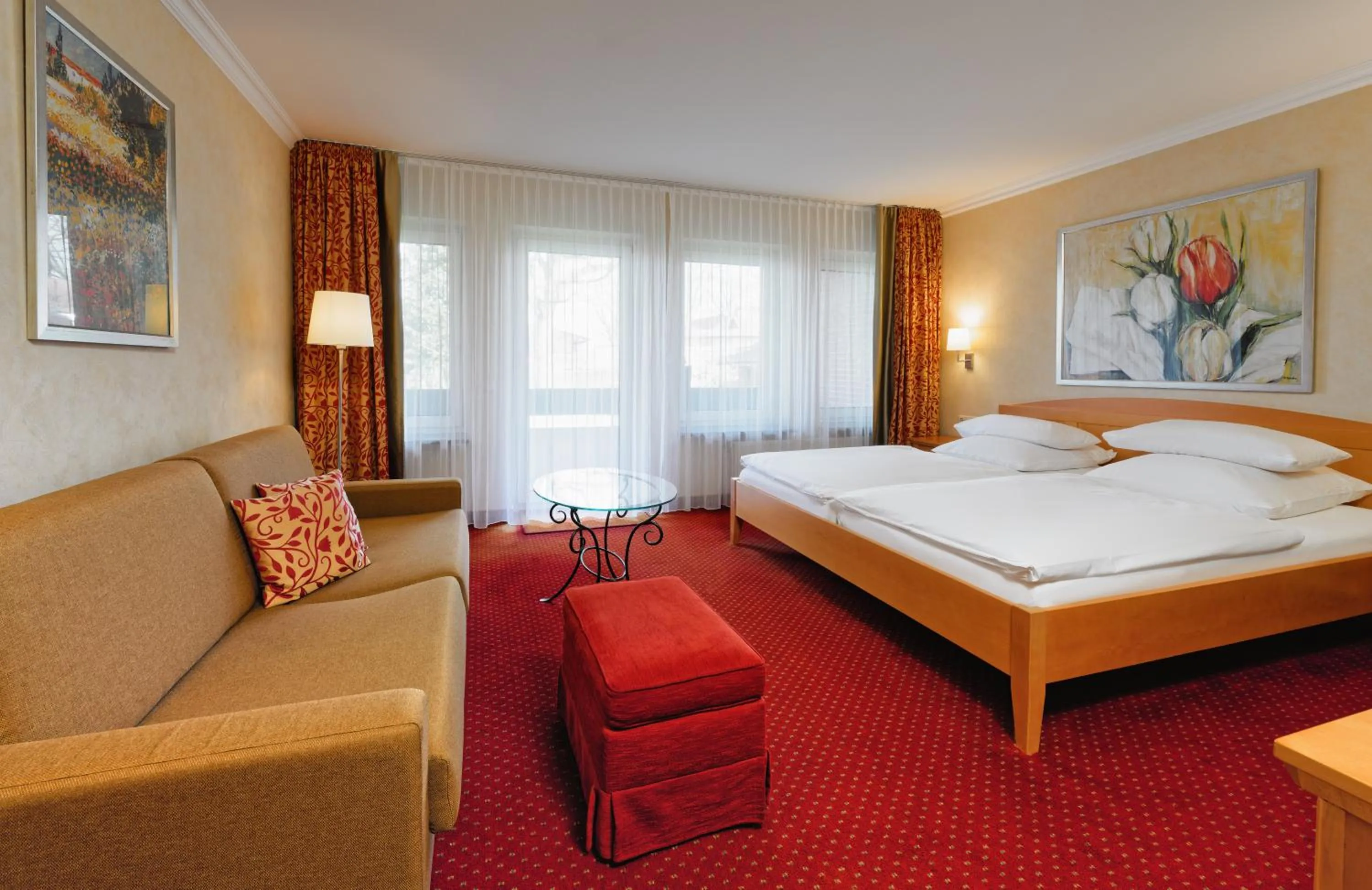 Living room, Bed in Hotel Sellhorn, Ringhotel Hanstedt