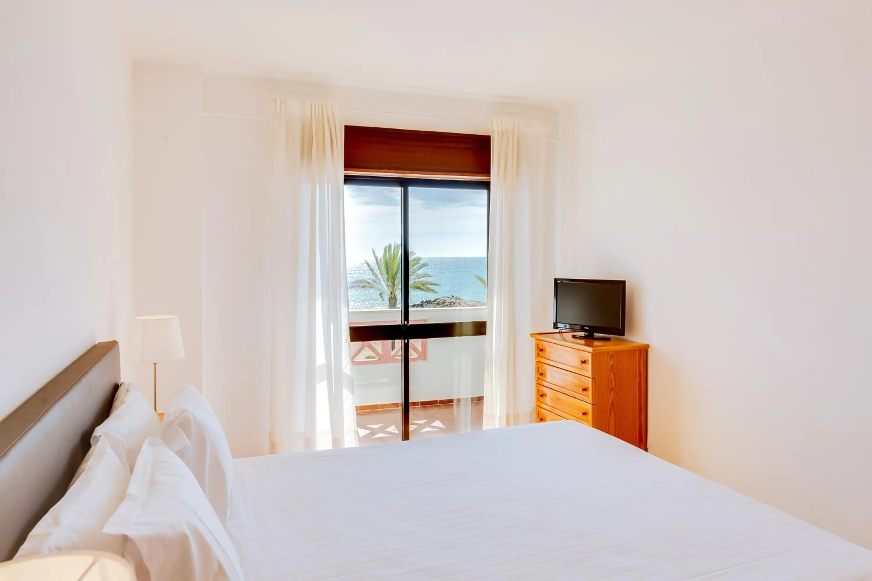 Bedroom, Bed in AL - Apartamento Girassol