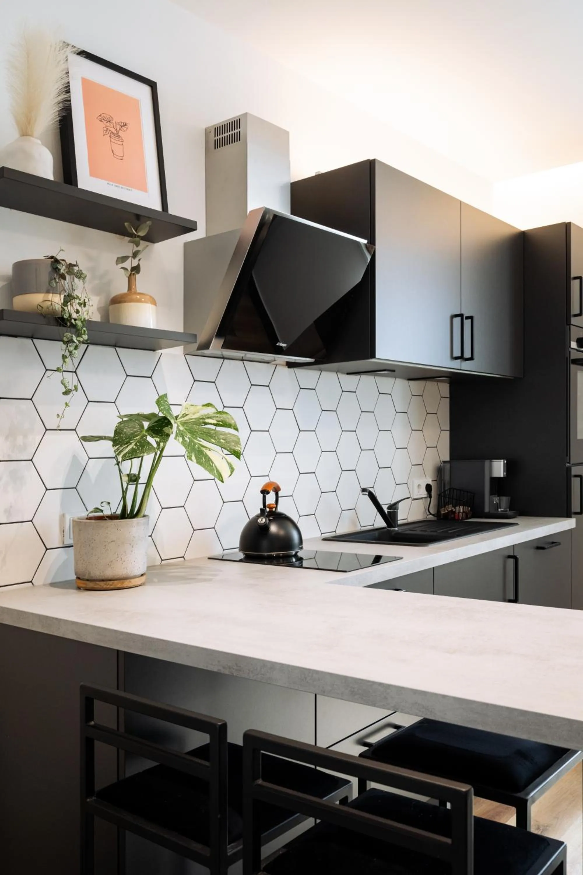 Coffee/tea facilities in Urban Jungle Apartments