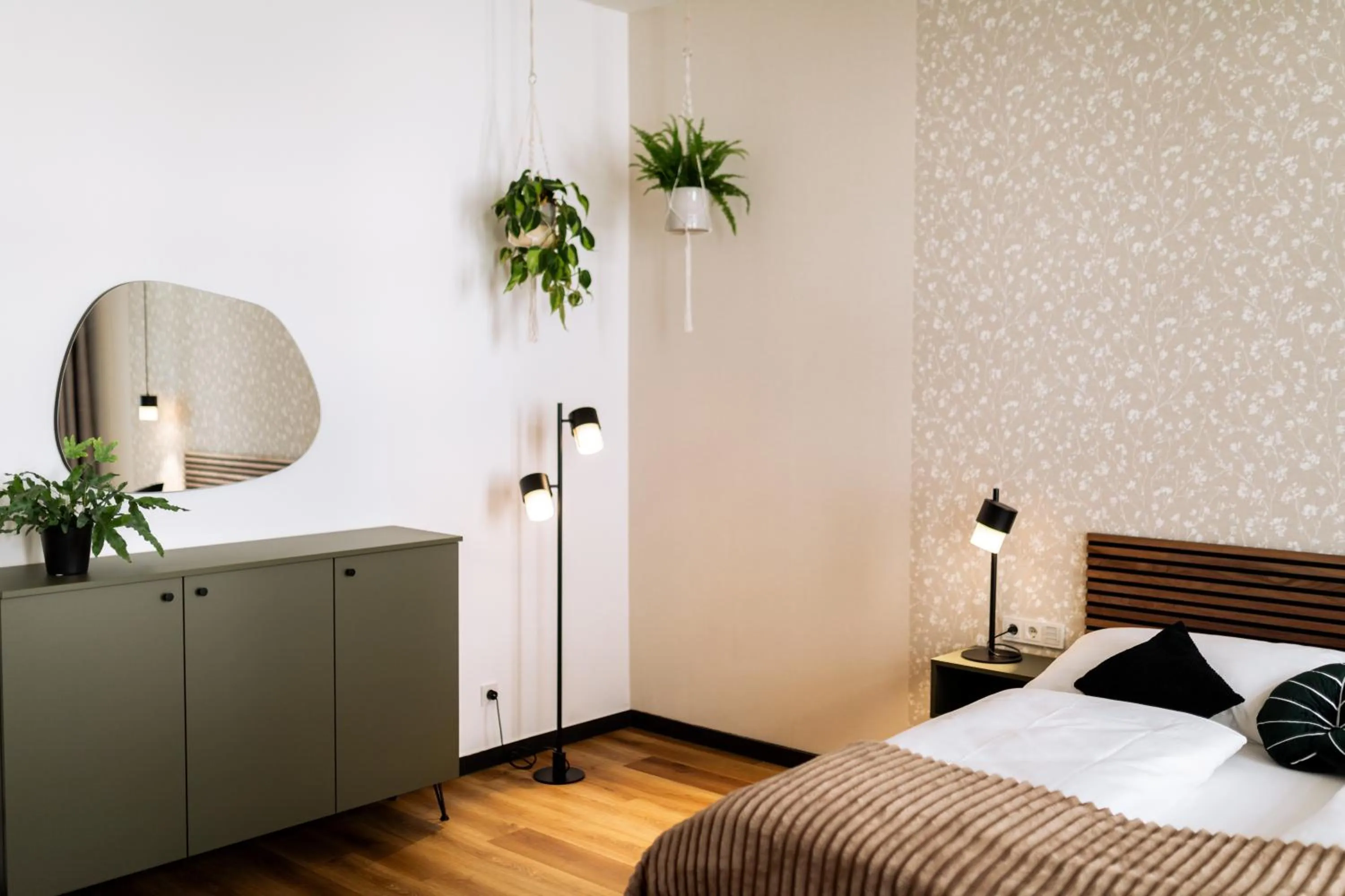 Bedroom, Bed in Urban Jungle Apartments