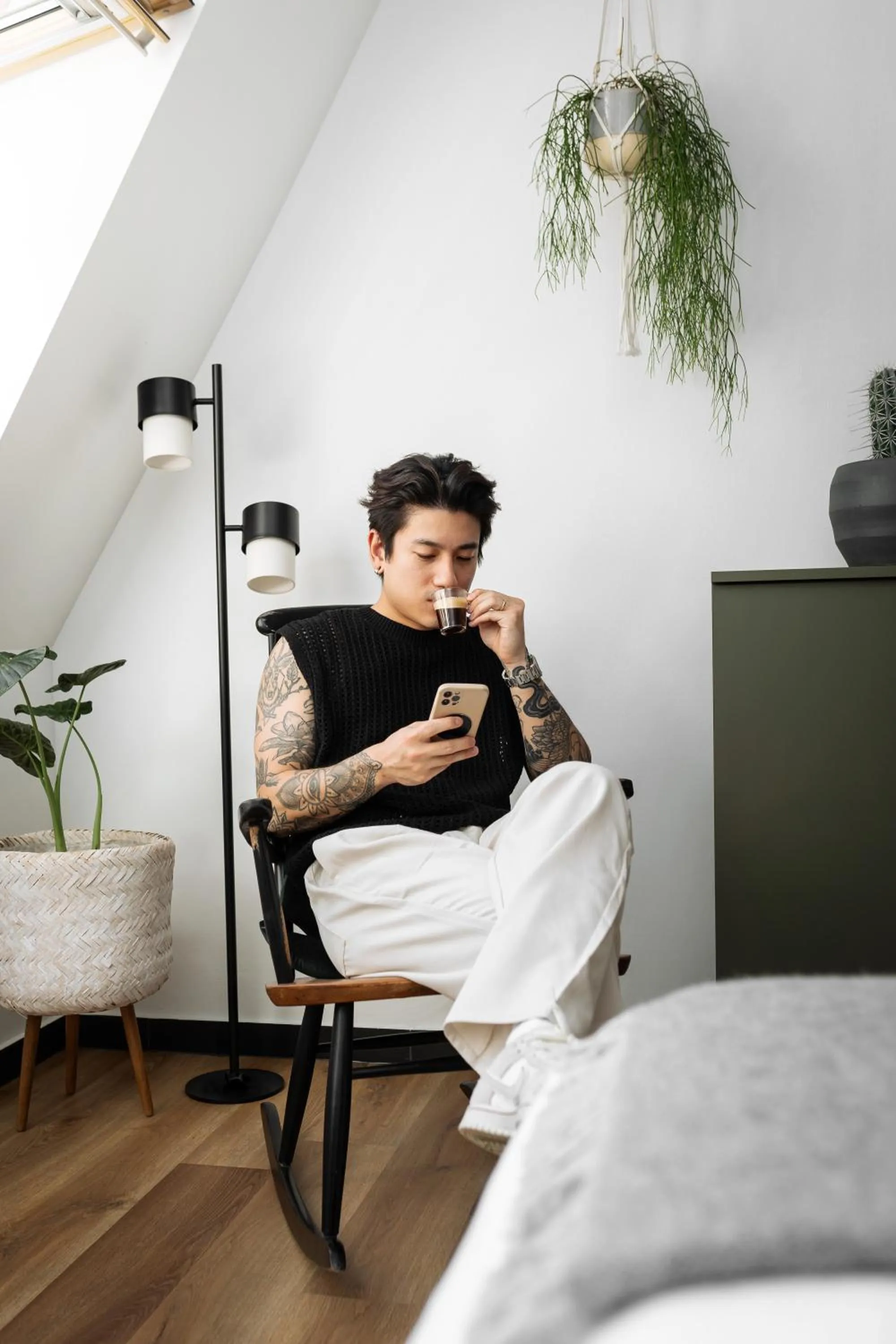 Seating area, Bed in Urban Jungle Apartments