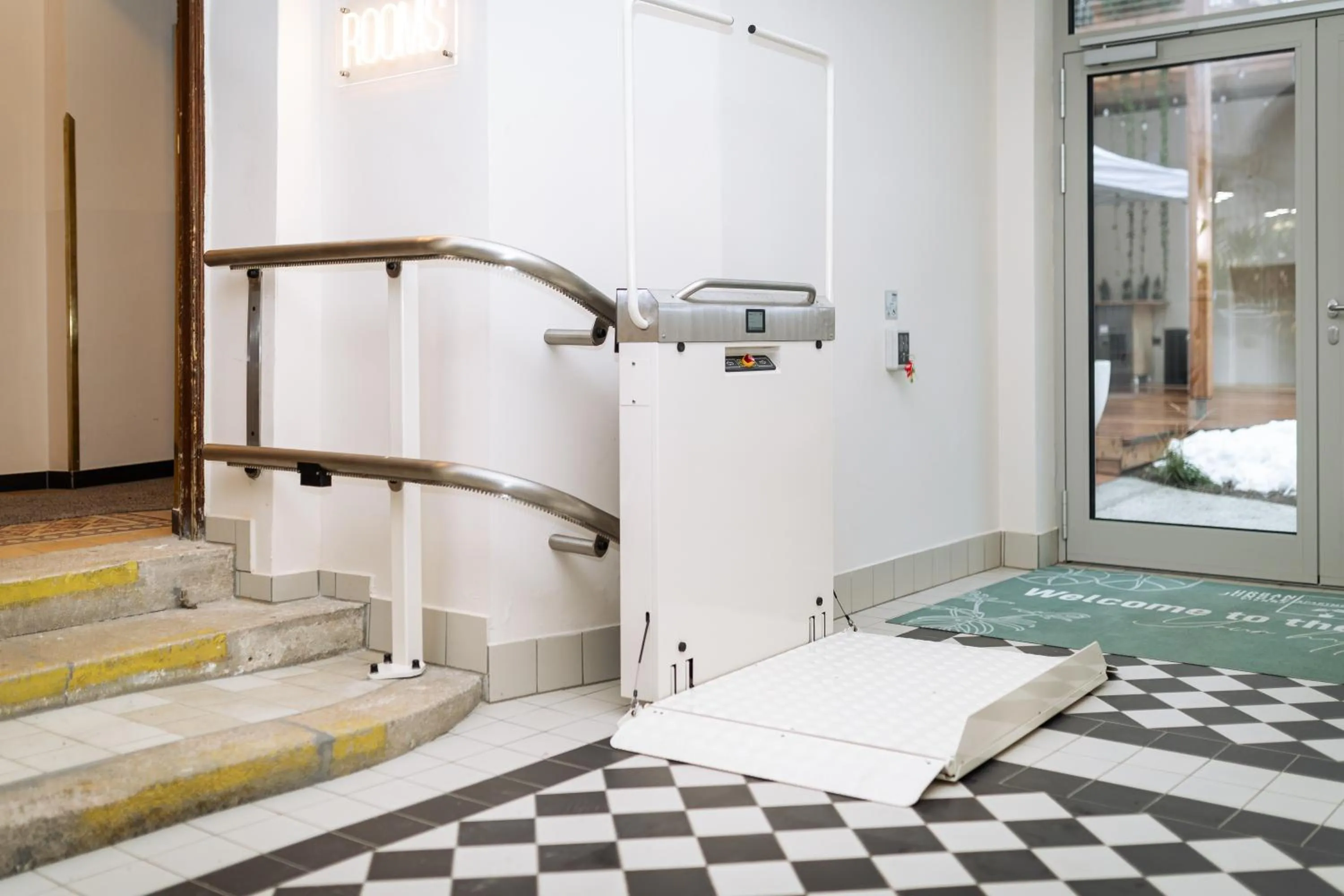 acessibility in Urban Jungle Apartments