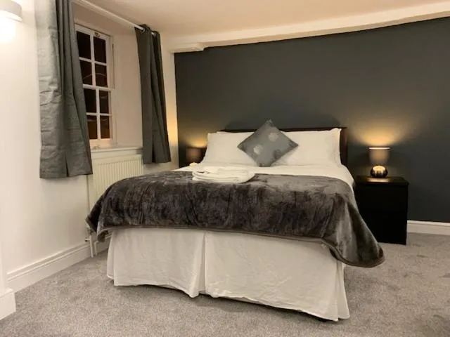 Bedroom, Bed in The Silverton Inn