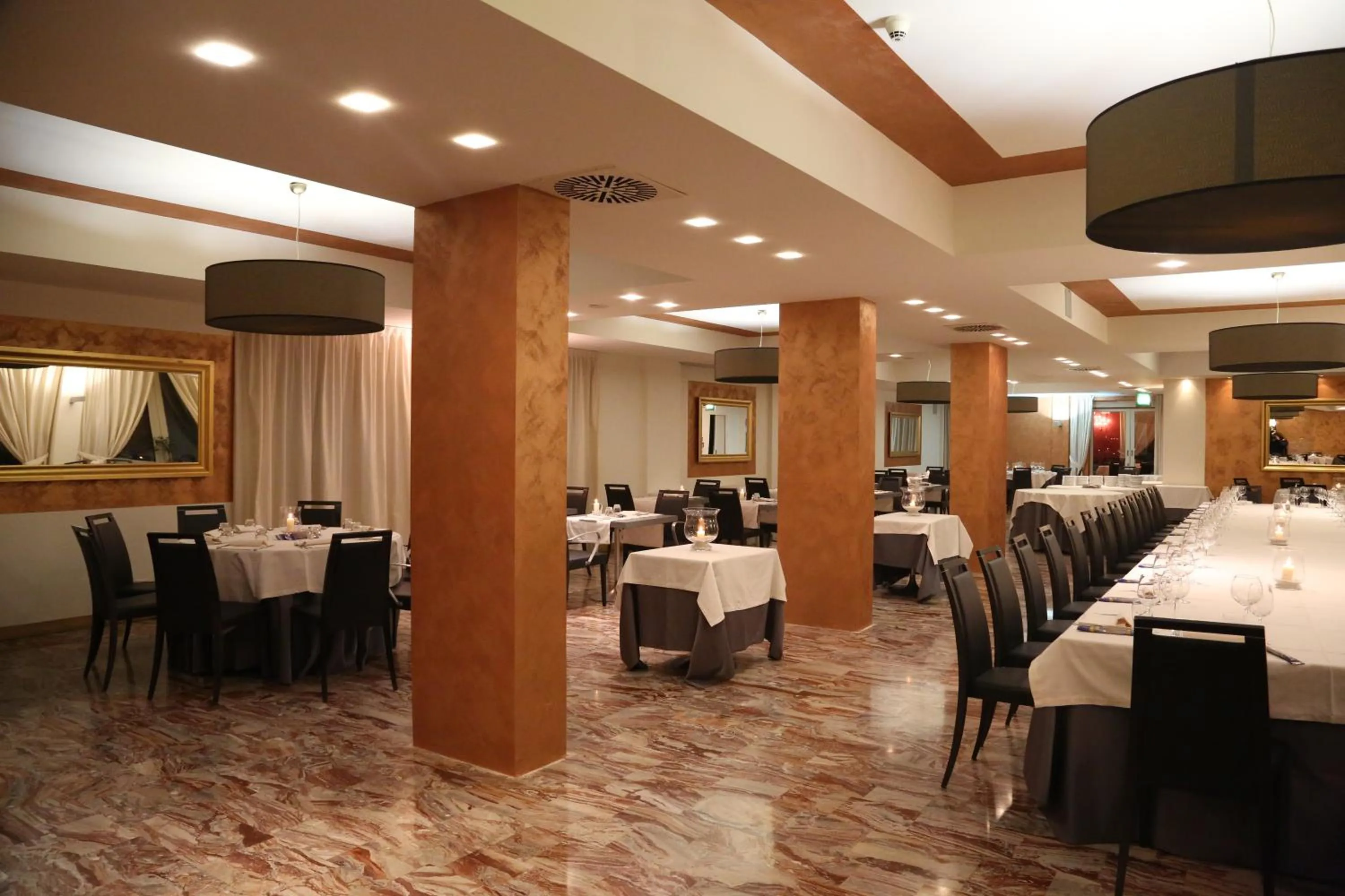 Restaurant/places to eat in Hotel San Martino