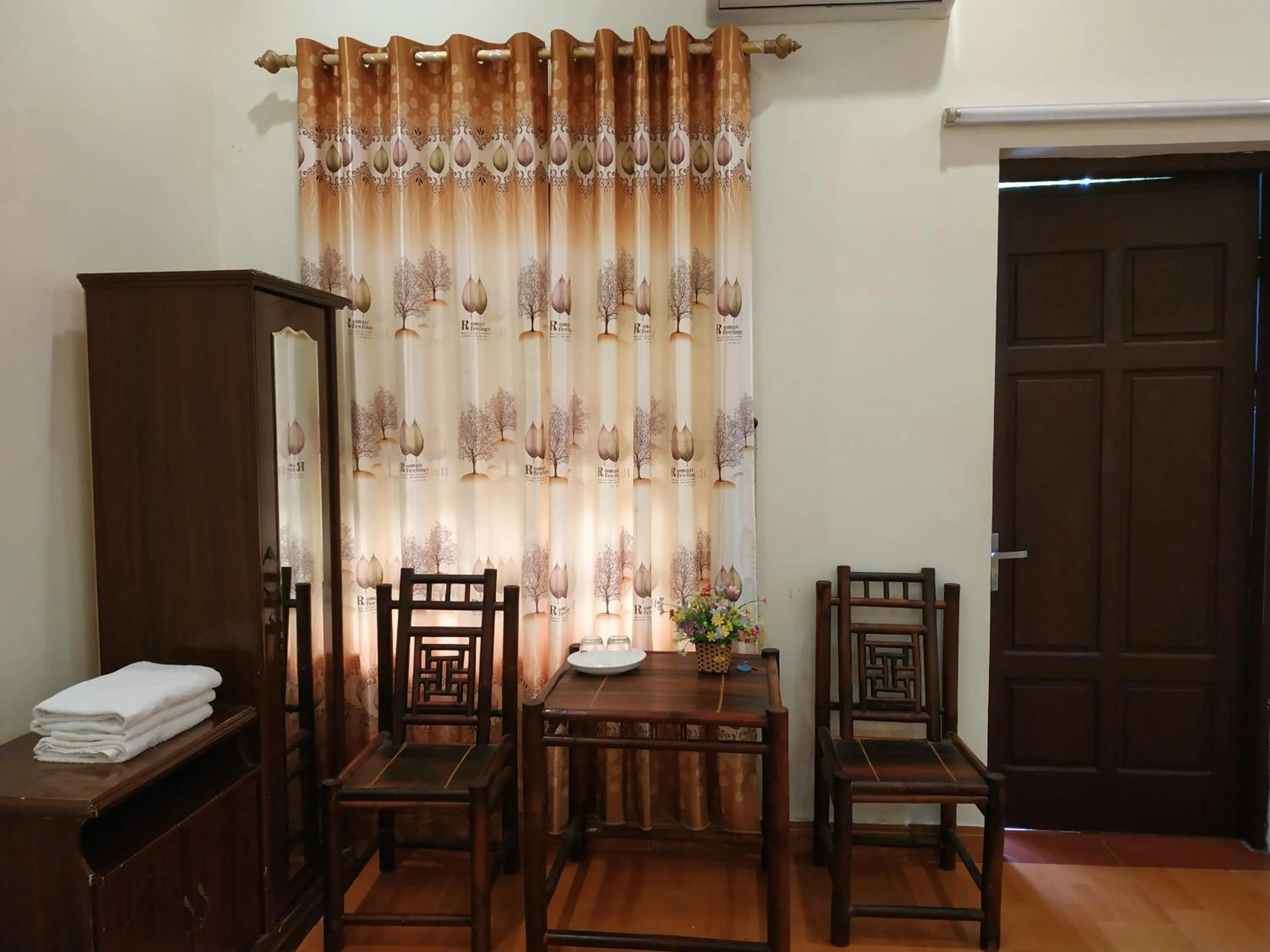 Photo of the whole room in Tam Coc Smile Homestay