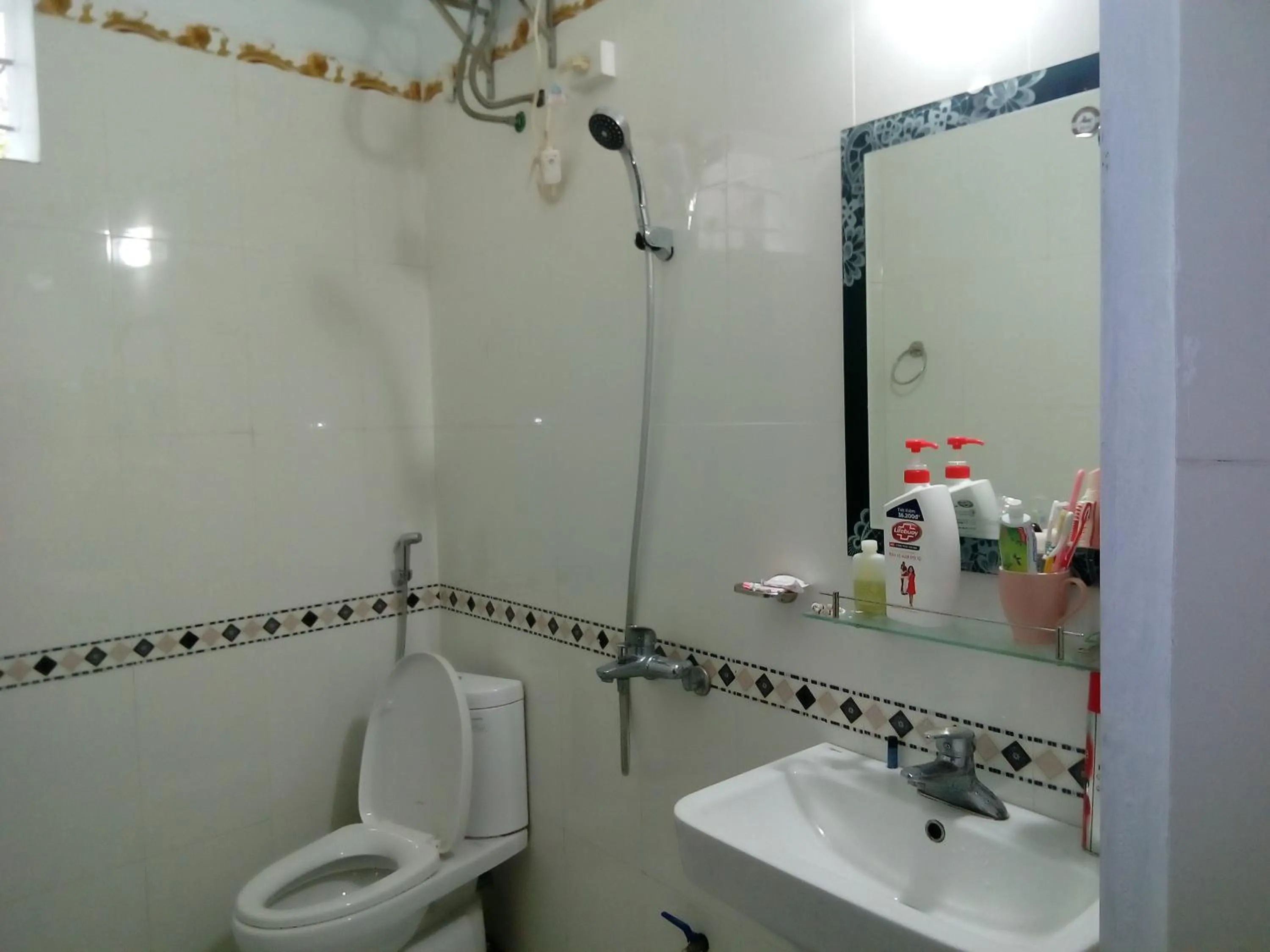 Shower in Tam Coc Smile Homestay