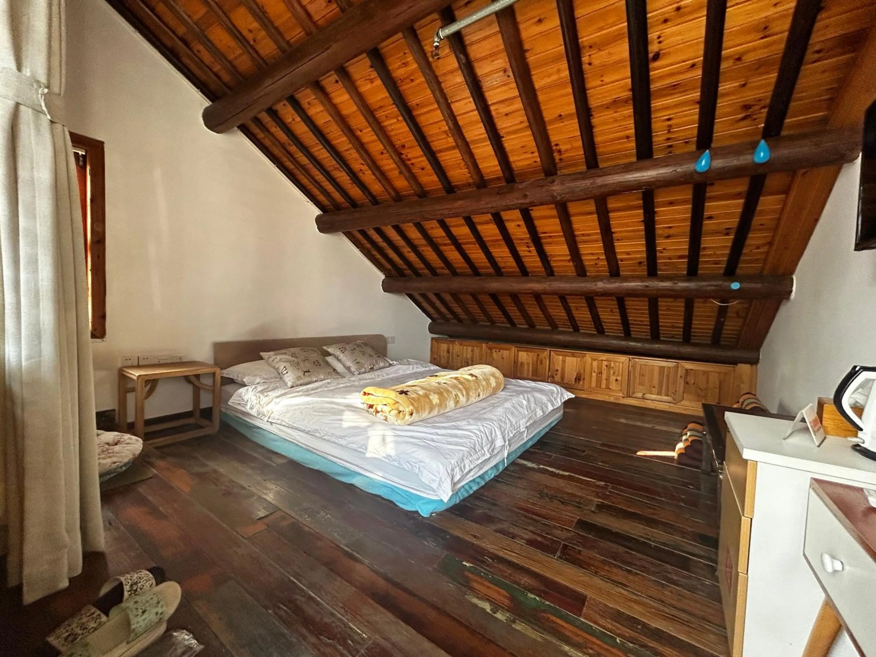 Bedroom, Bed in Tongli Begonia Flowers Guesthouse