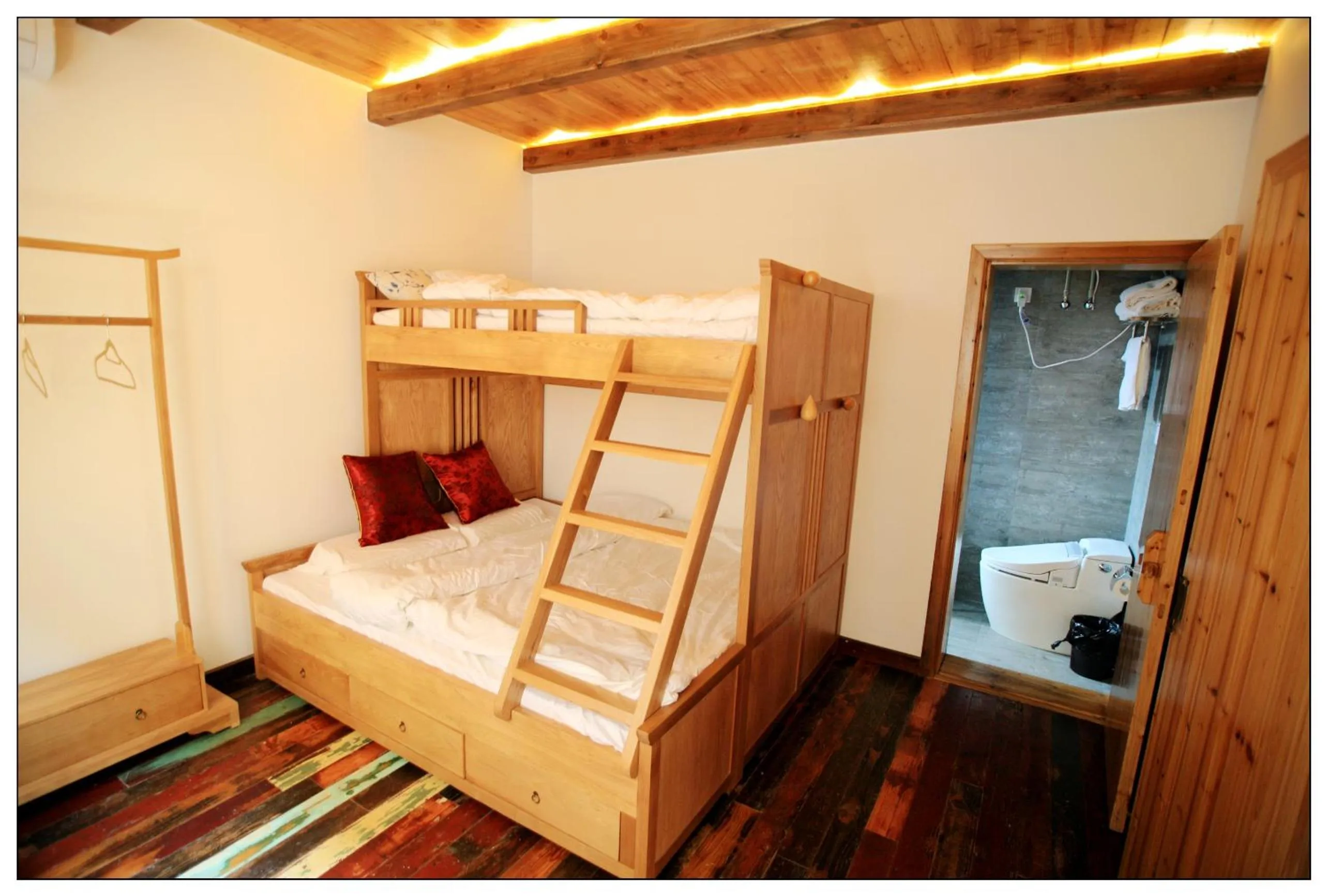 Bedroom, Bed in Tongli Begonia Flowers Guesthouse