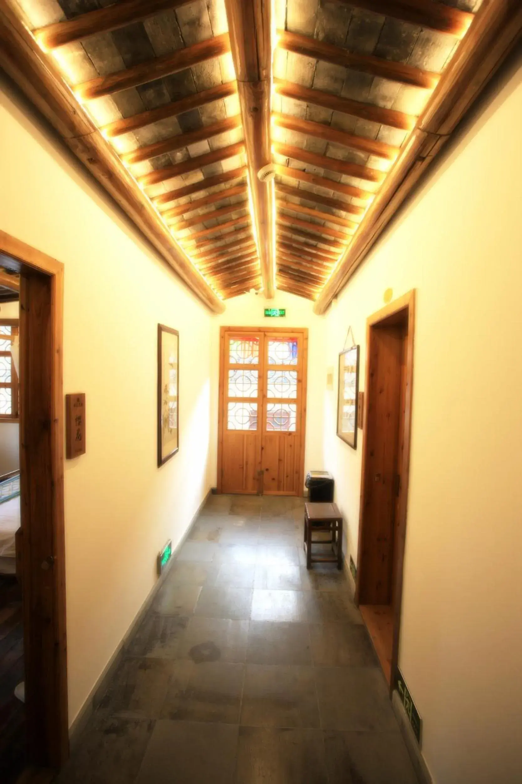 Property building in Tongli Begonia Flowers Guesthouse Property building in Tongli Begonia Flowers Guesthouse