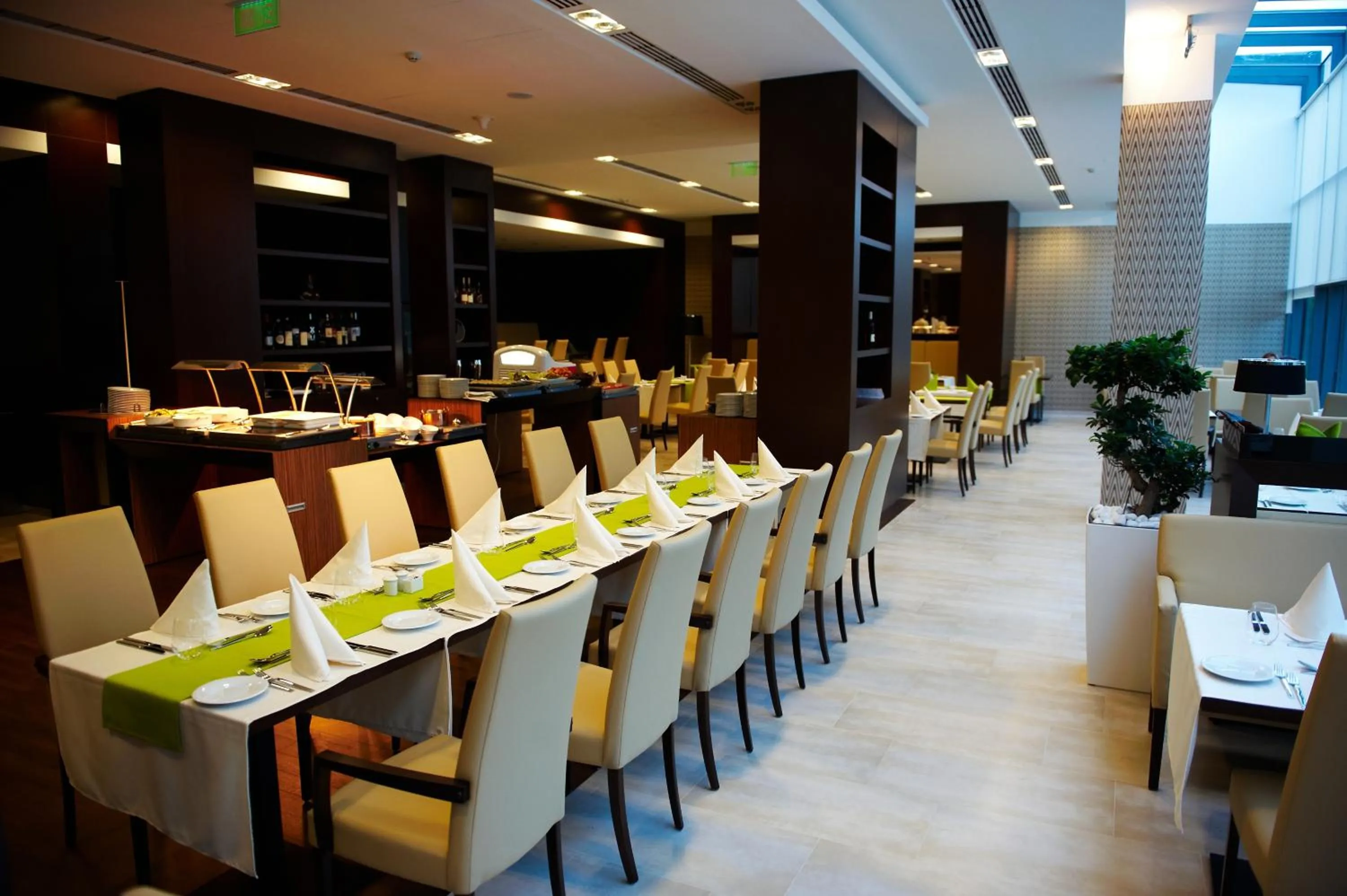 Restaurant/places to eat in Abacus Business & Wellness Hotel
