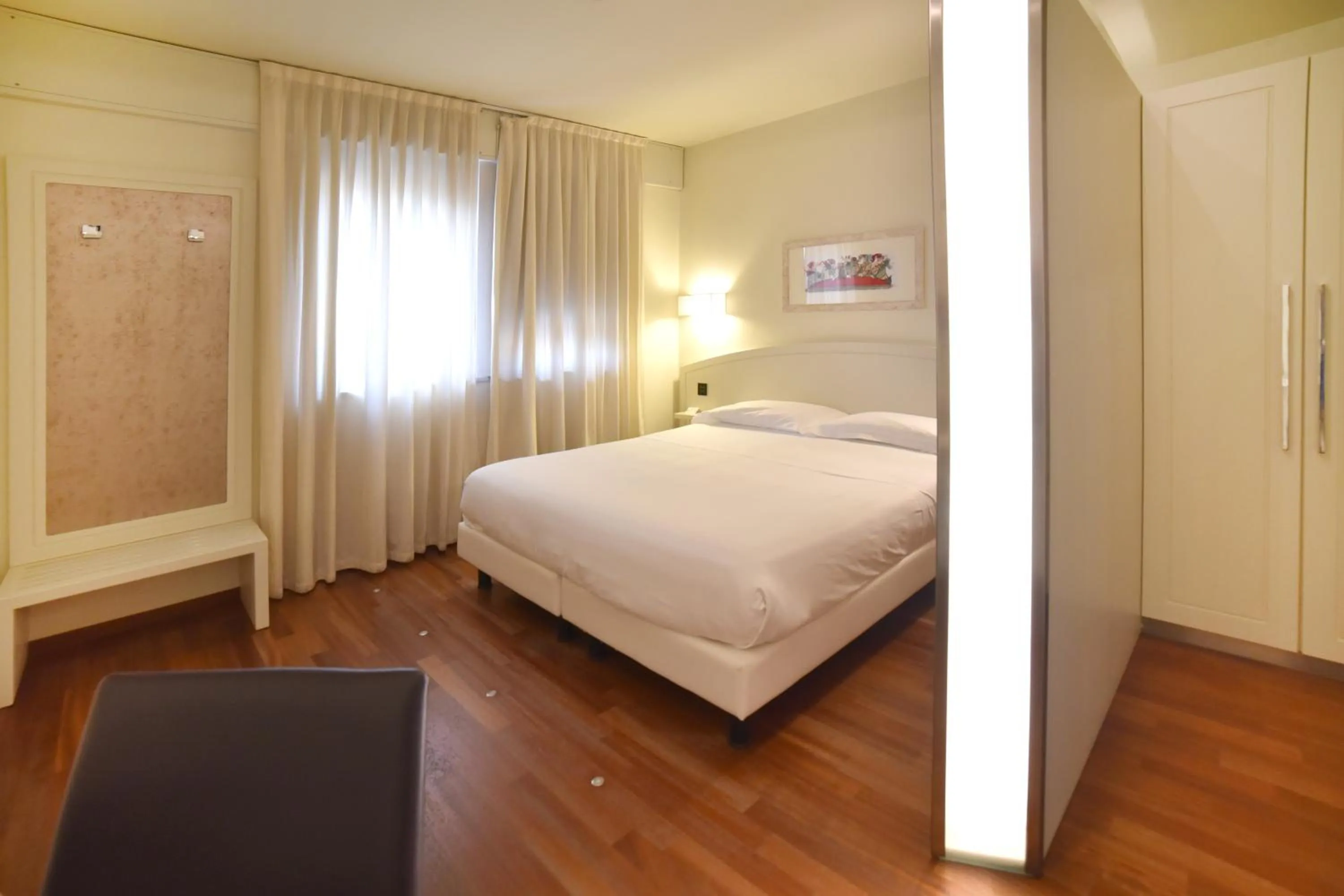 Bed in Hotel Napoleon