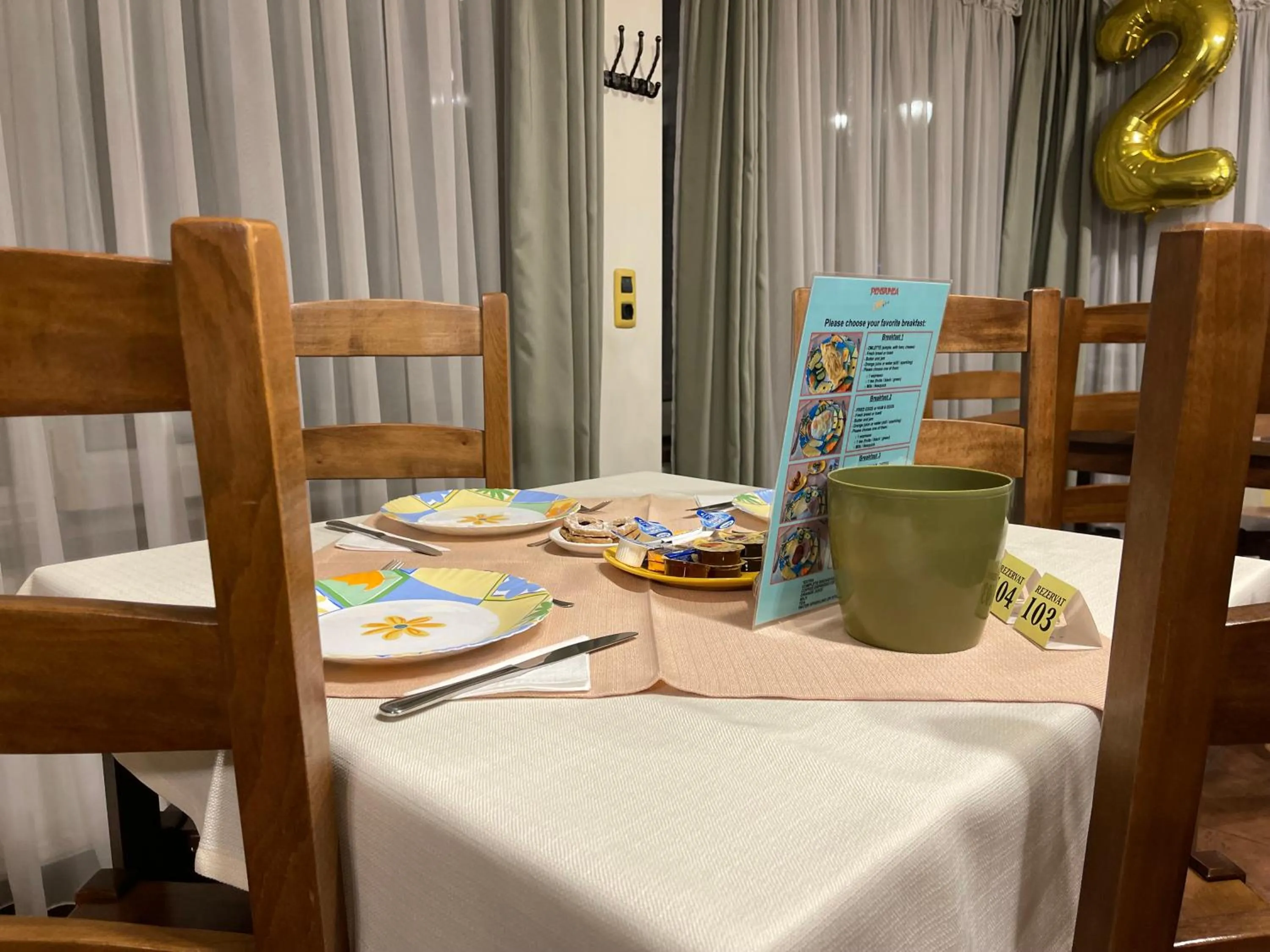 Breakfast, Bed in Pensiunea Luiza