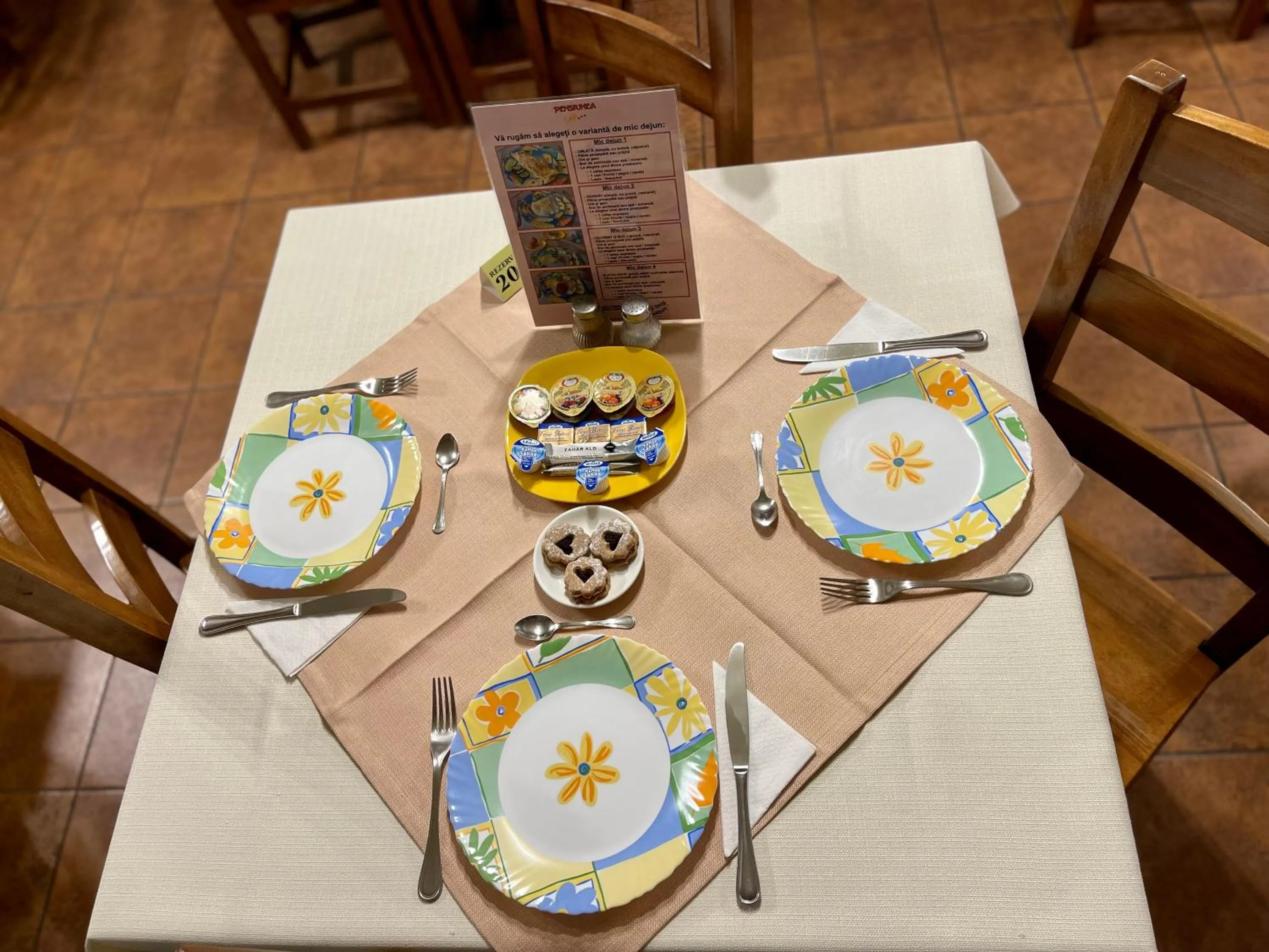 Food and drinks in Pensiunea Luiza