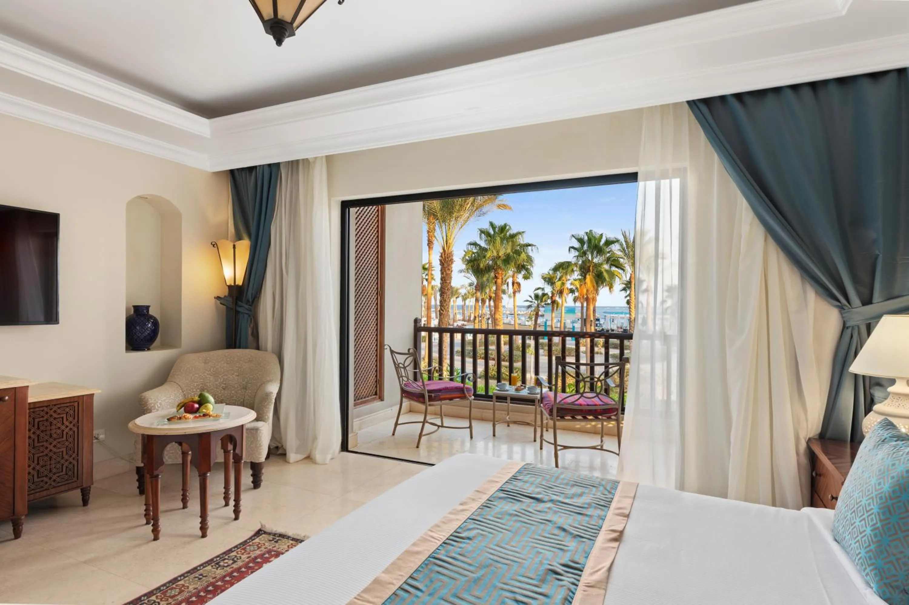View (from property/room), Bed in Pickalbatros The Palace Port Ghalib