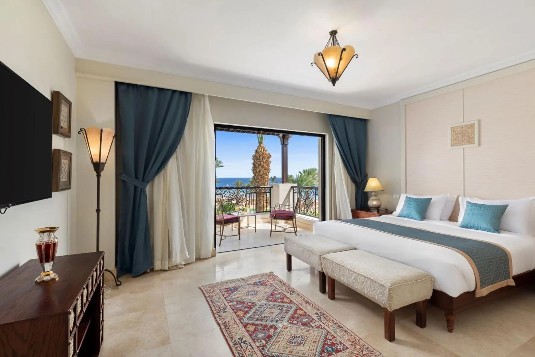 Bed in Pickalbatros The Palace Port Ghalib