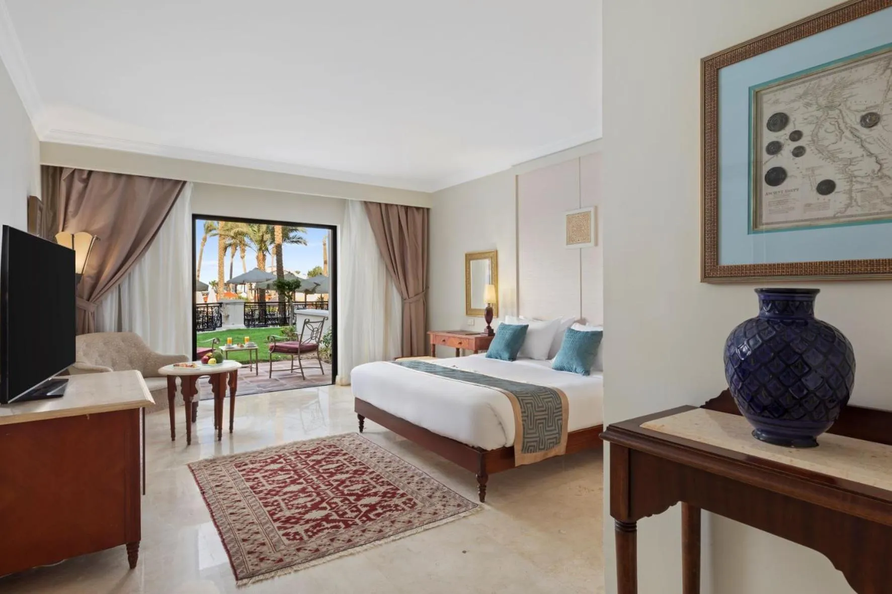 Bed in Pickalbatros The Palace Port Ghalib