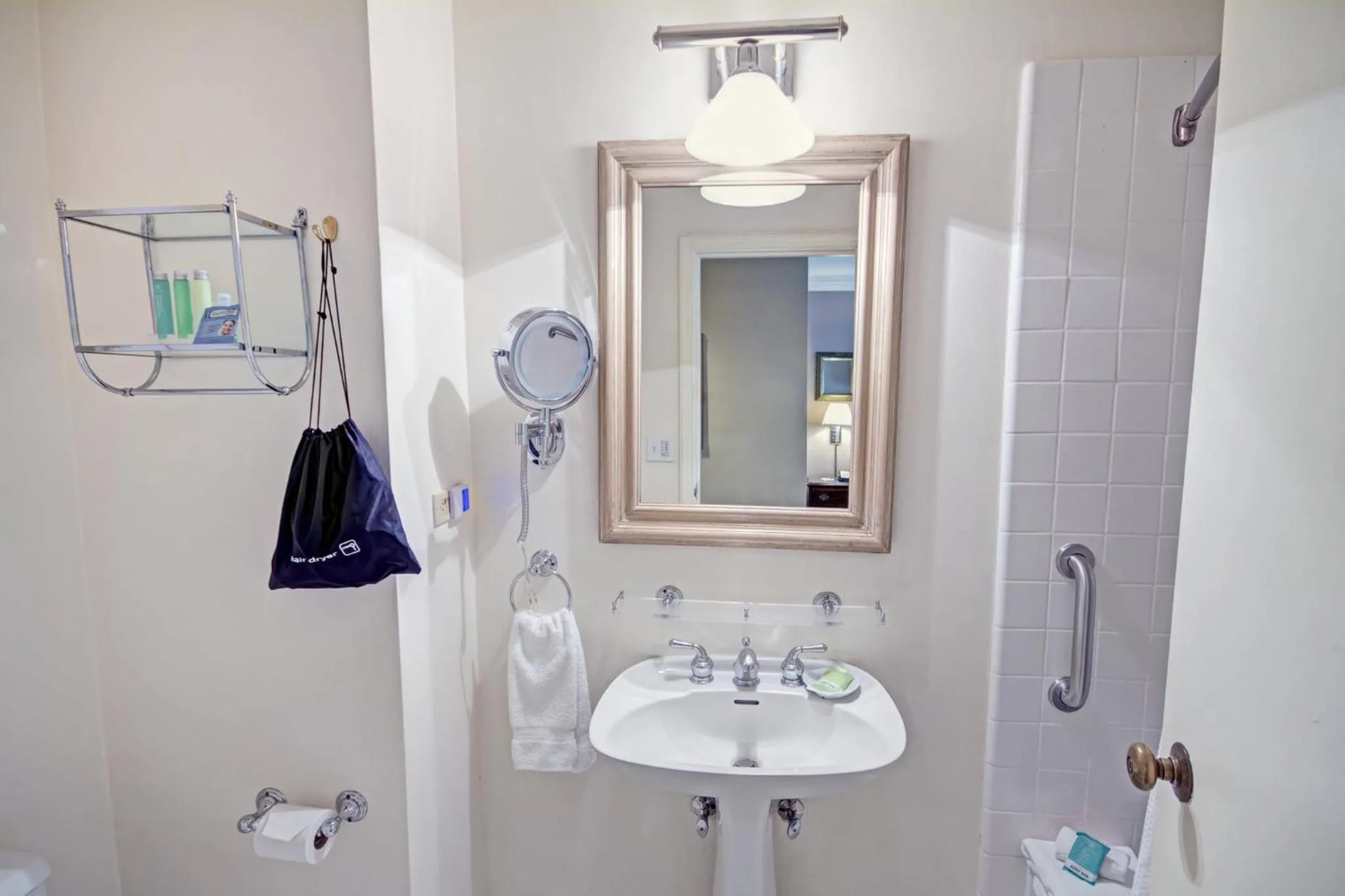 Bedroom in Inn at the Opera