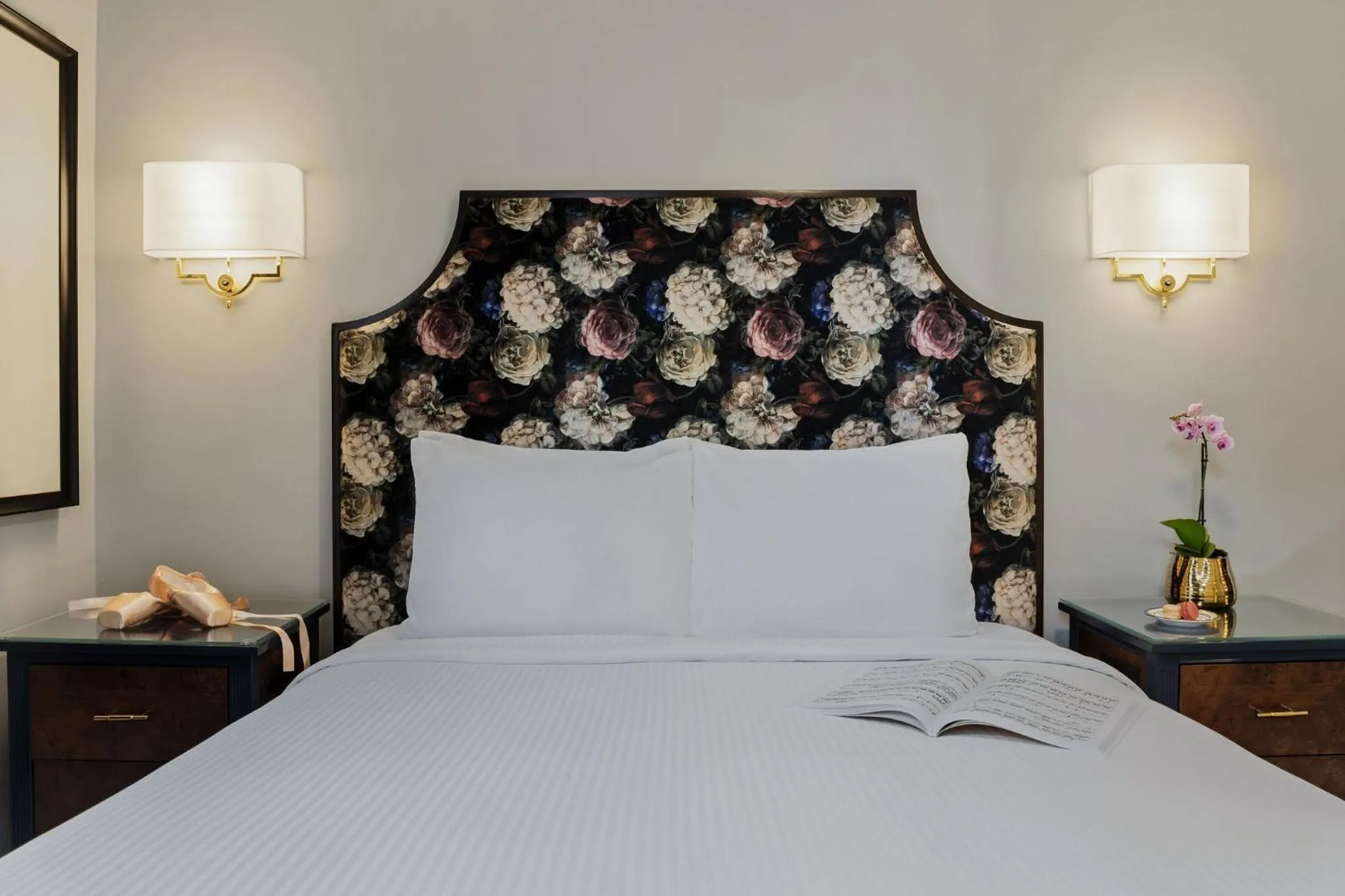 Property building, Bed in Inn at the Opera