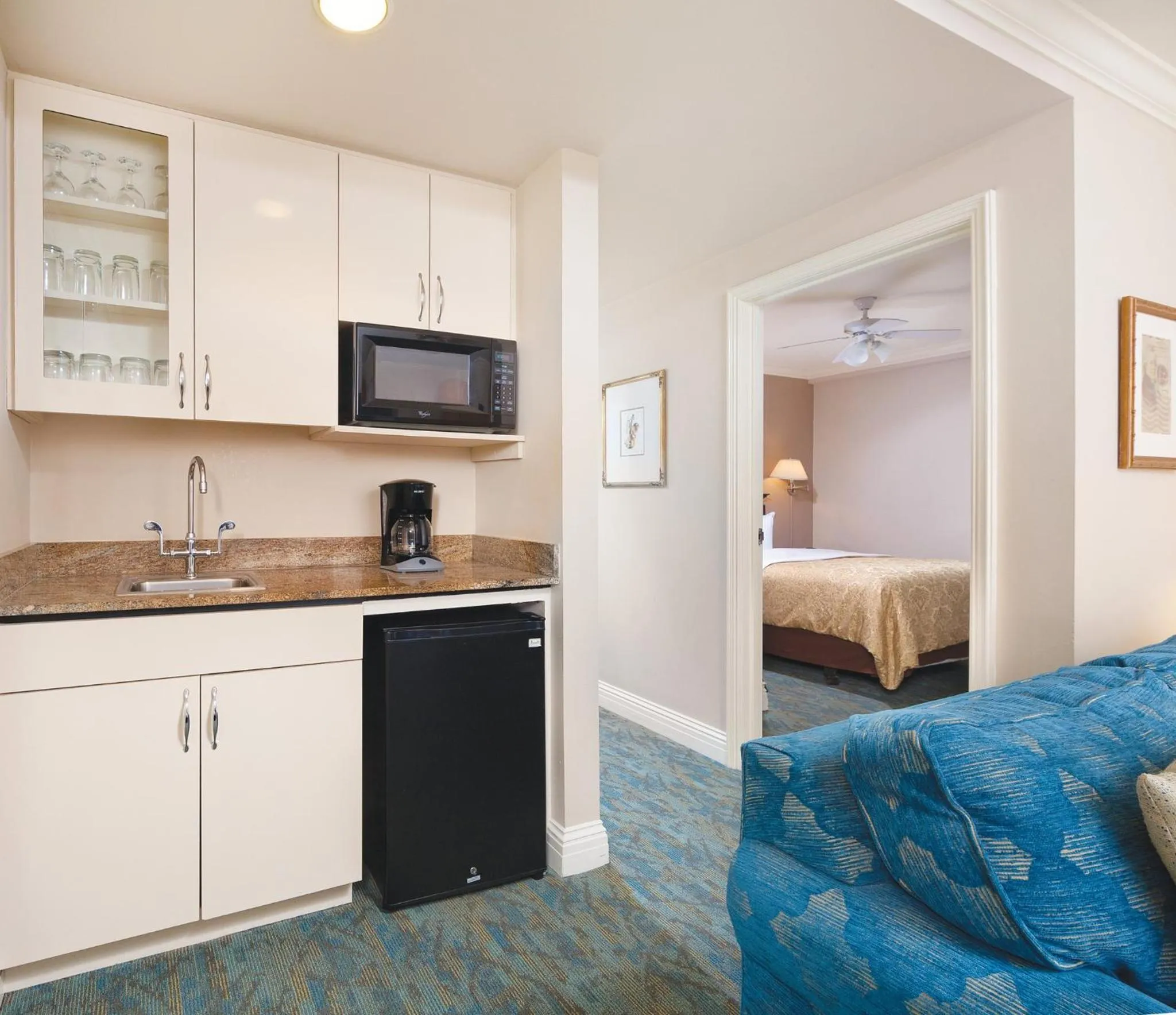 Bedroom, Bed in Inn at the Opera