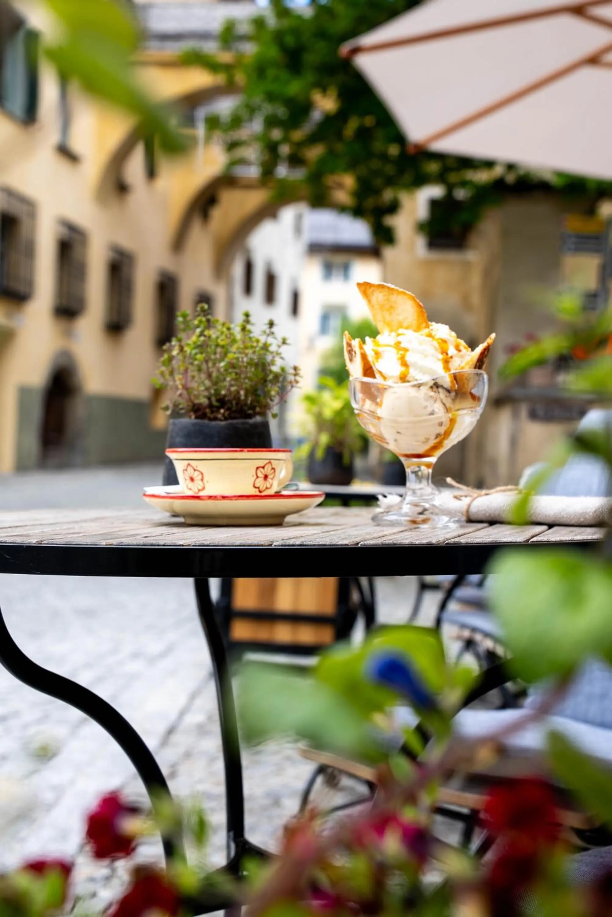 Restaurant/places to eat in Historic Hotel Crusch Alva