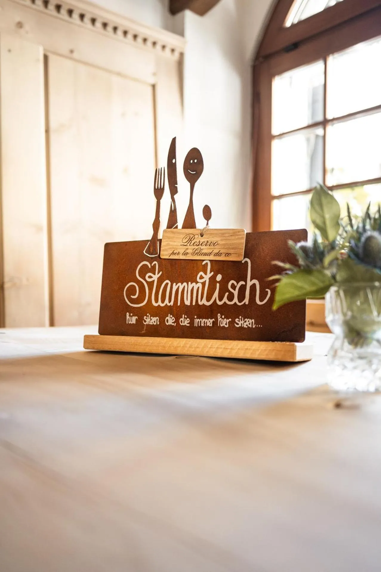 Restaurant/places to eat in Historic Hotel Crusch Alva