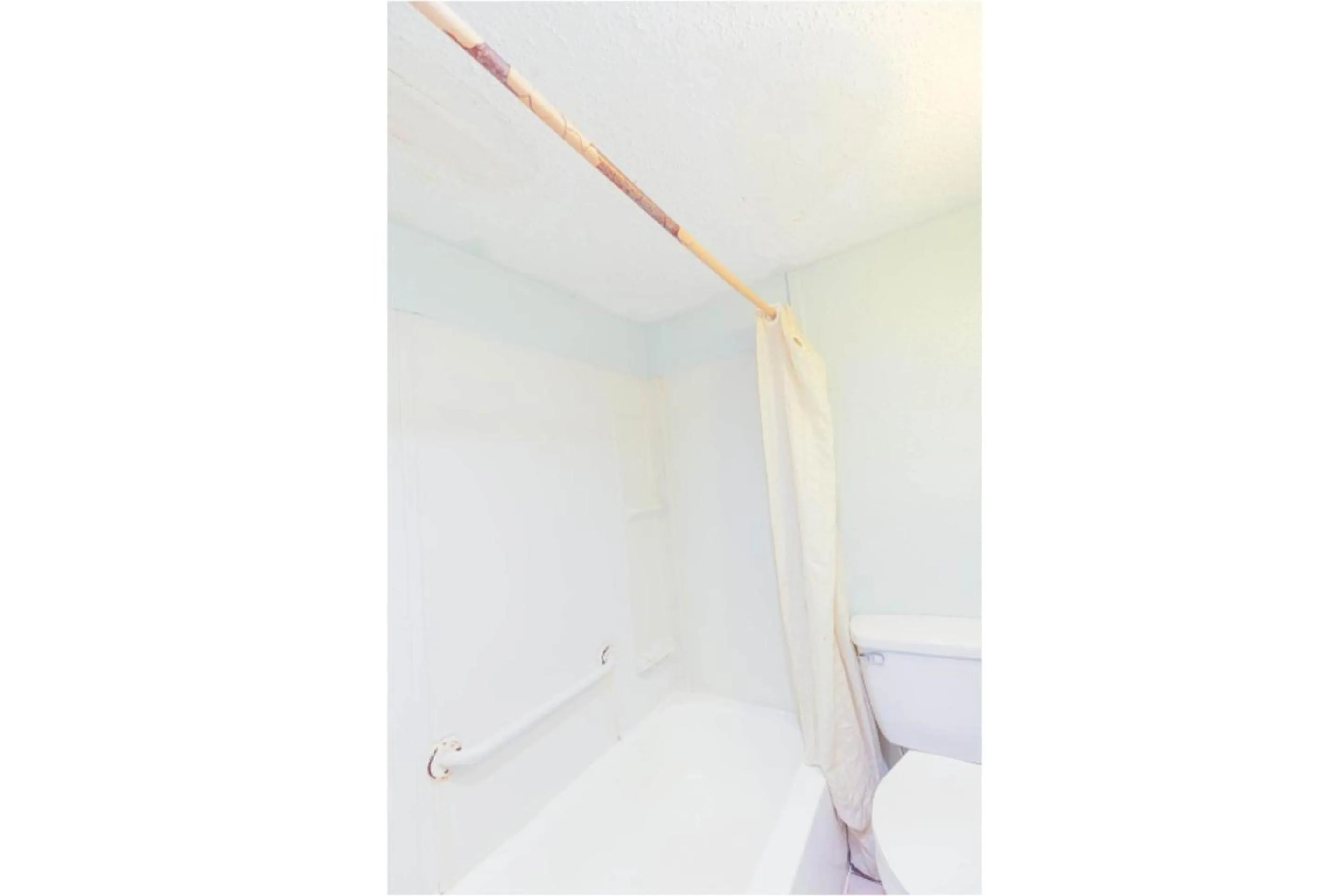 Bathroom in OYO Hotel Houston, TX near Medical Center NRG Stadium